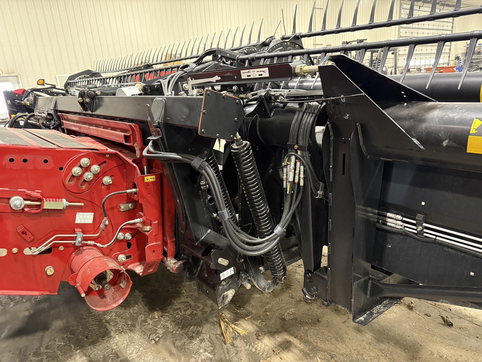 2013 MacDon FD75 Platform