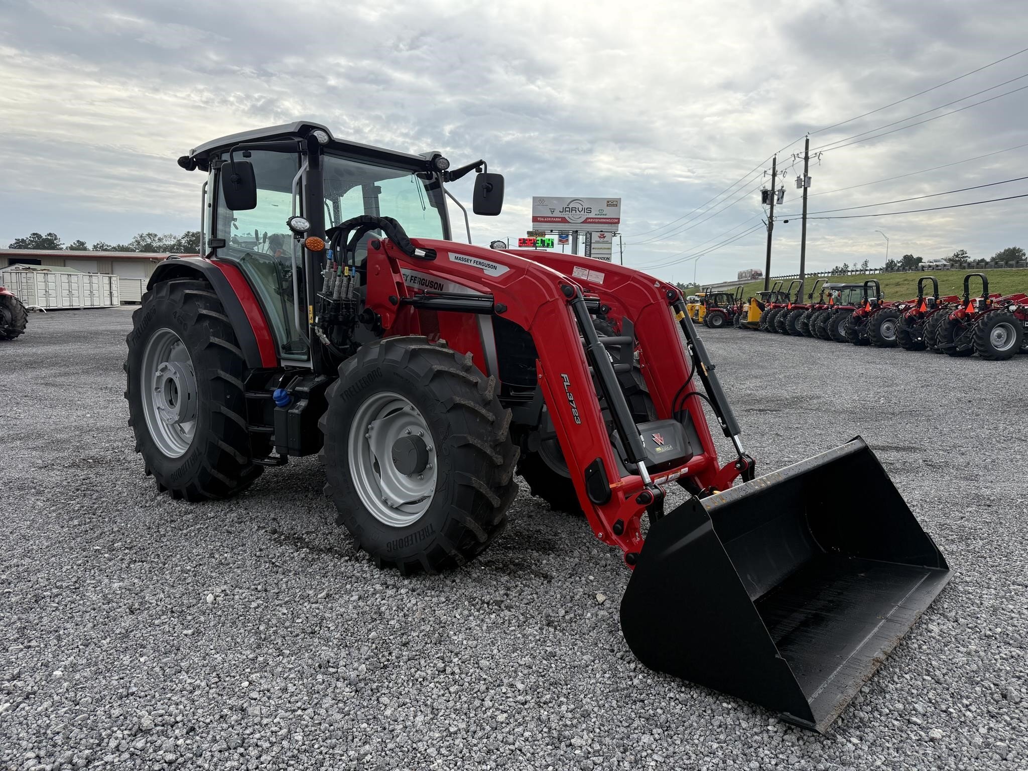 2026 Massey Ferguson 5M.135 Tractor