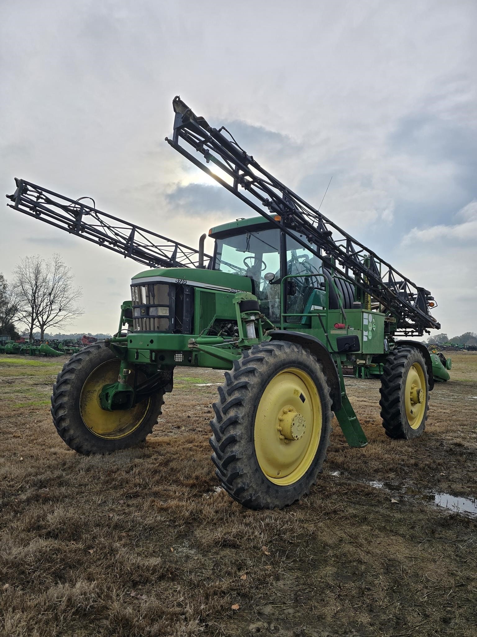 2003 John Deere 4710 Self-Propelled Sprayer