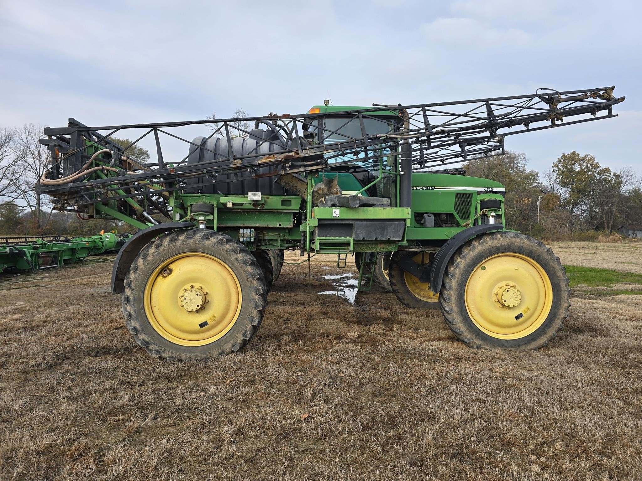2003 John Deere 4710 Self-Propelled Sprayer