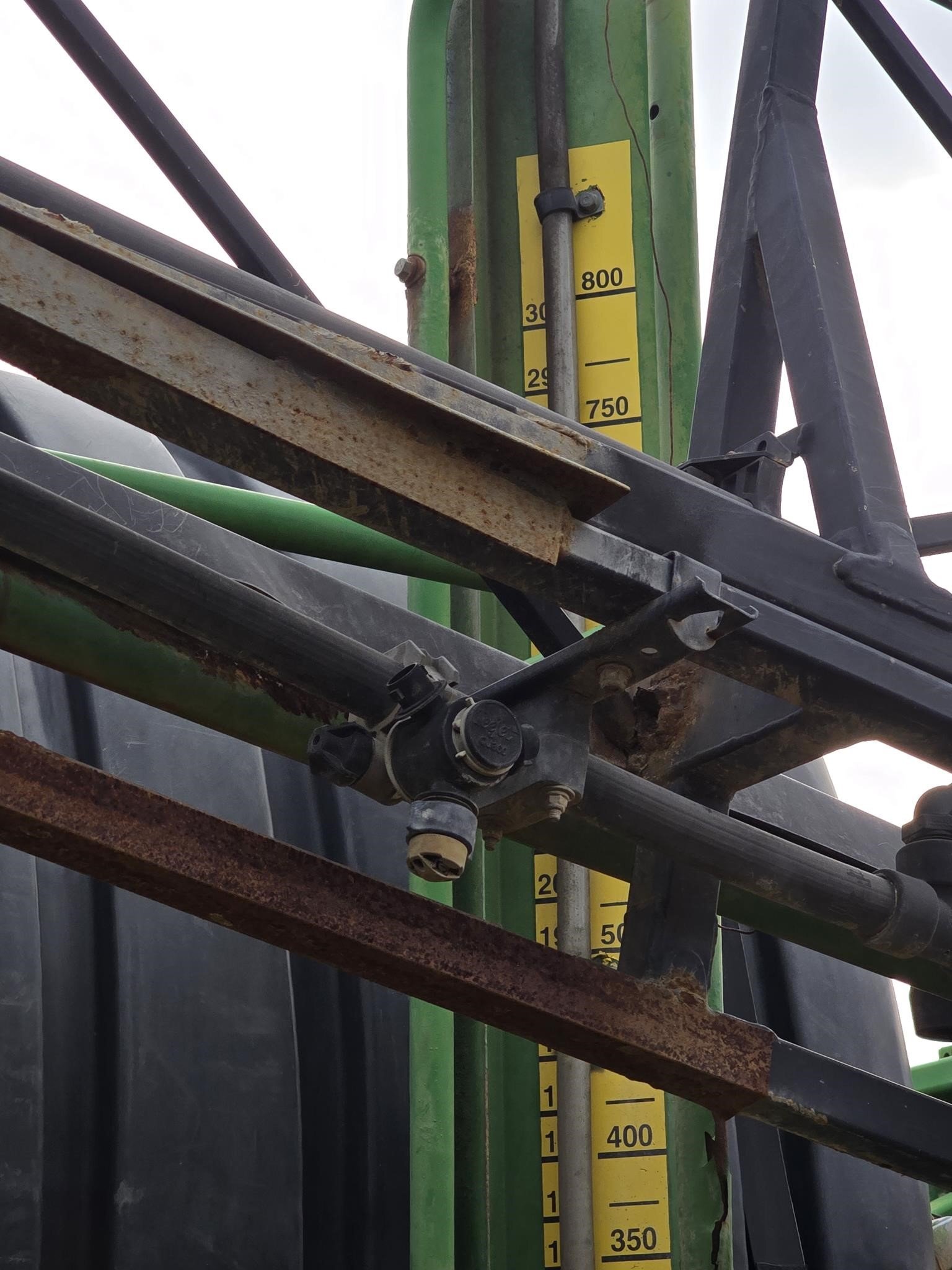 2003 John Deere 4710 Self-Propelled Sprayer