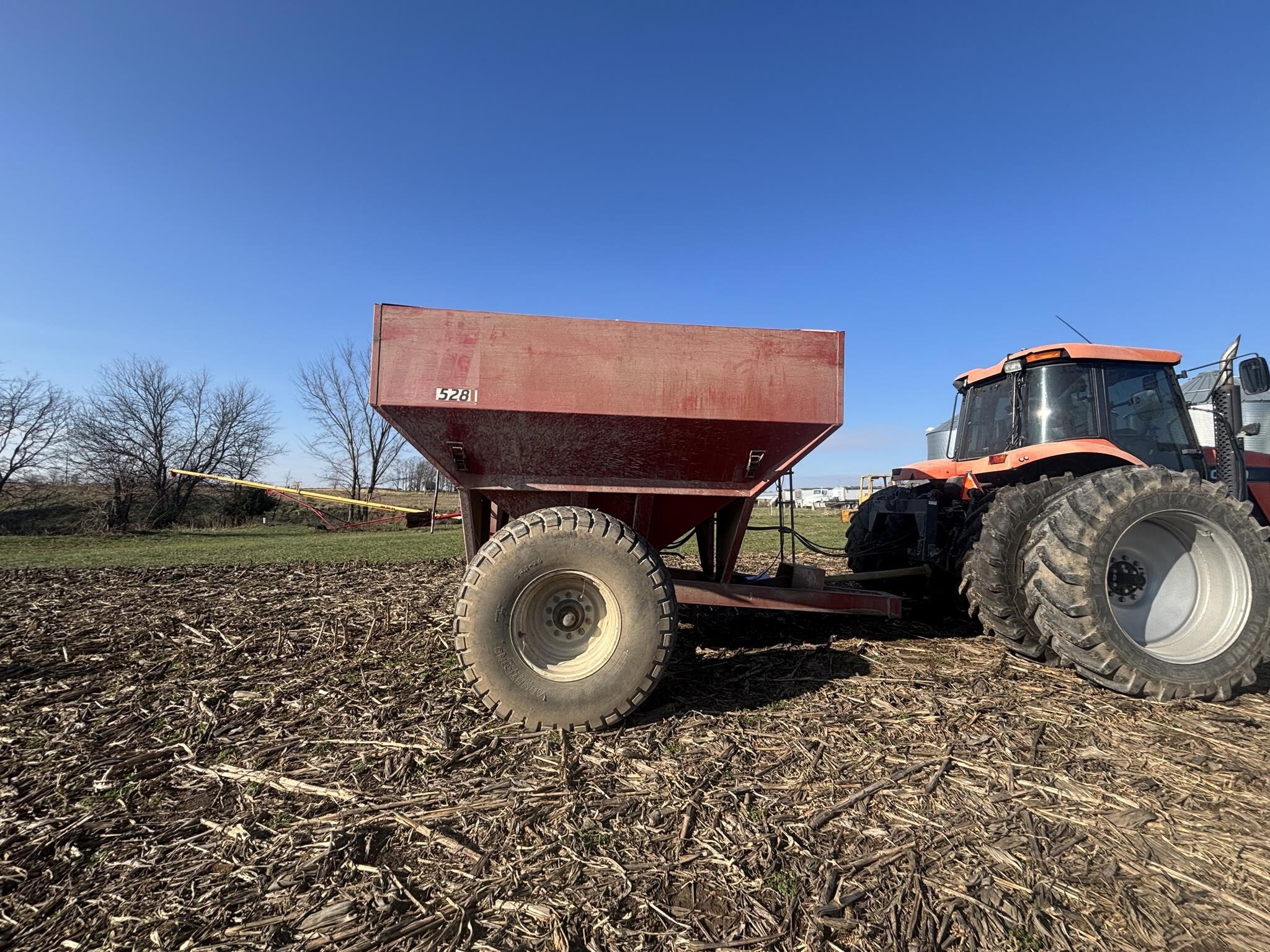  Bradford 528 Grain Cart