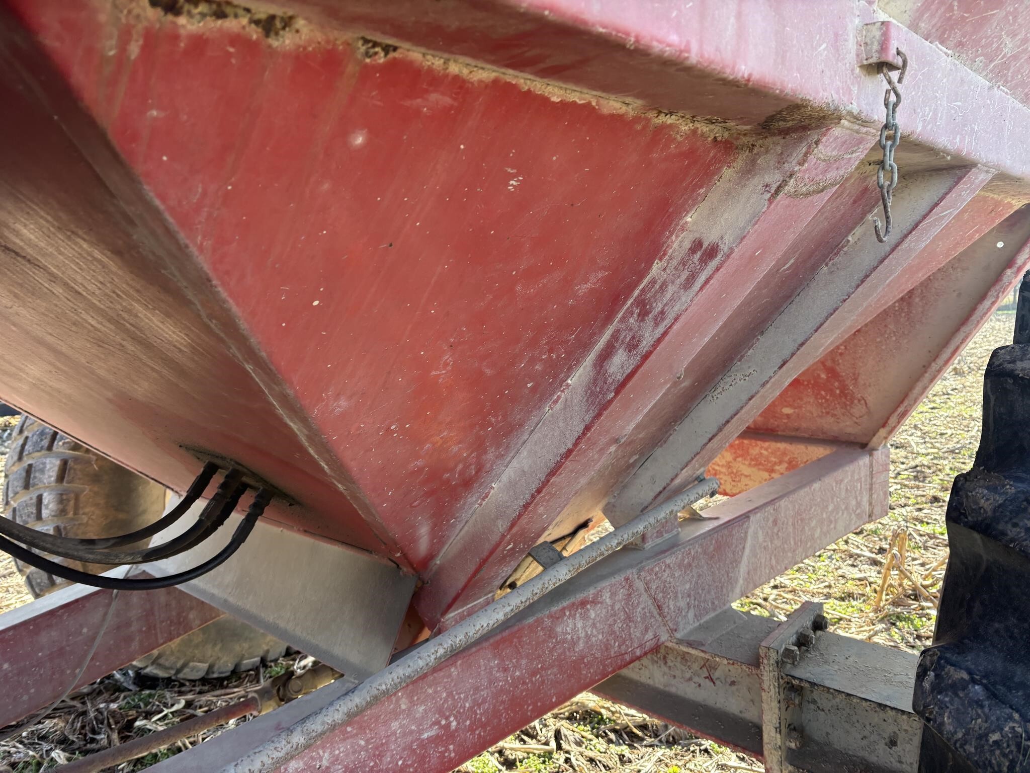  Bradford 528 Grain Cart