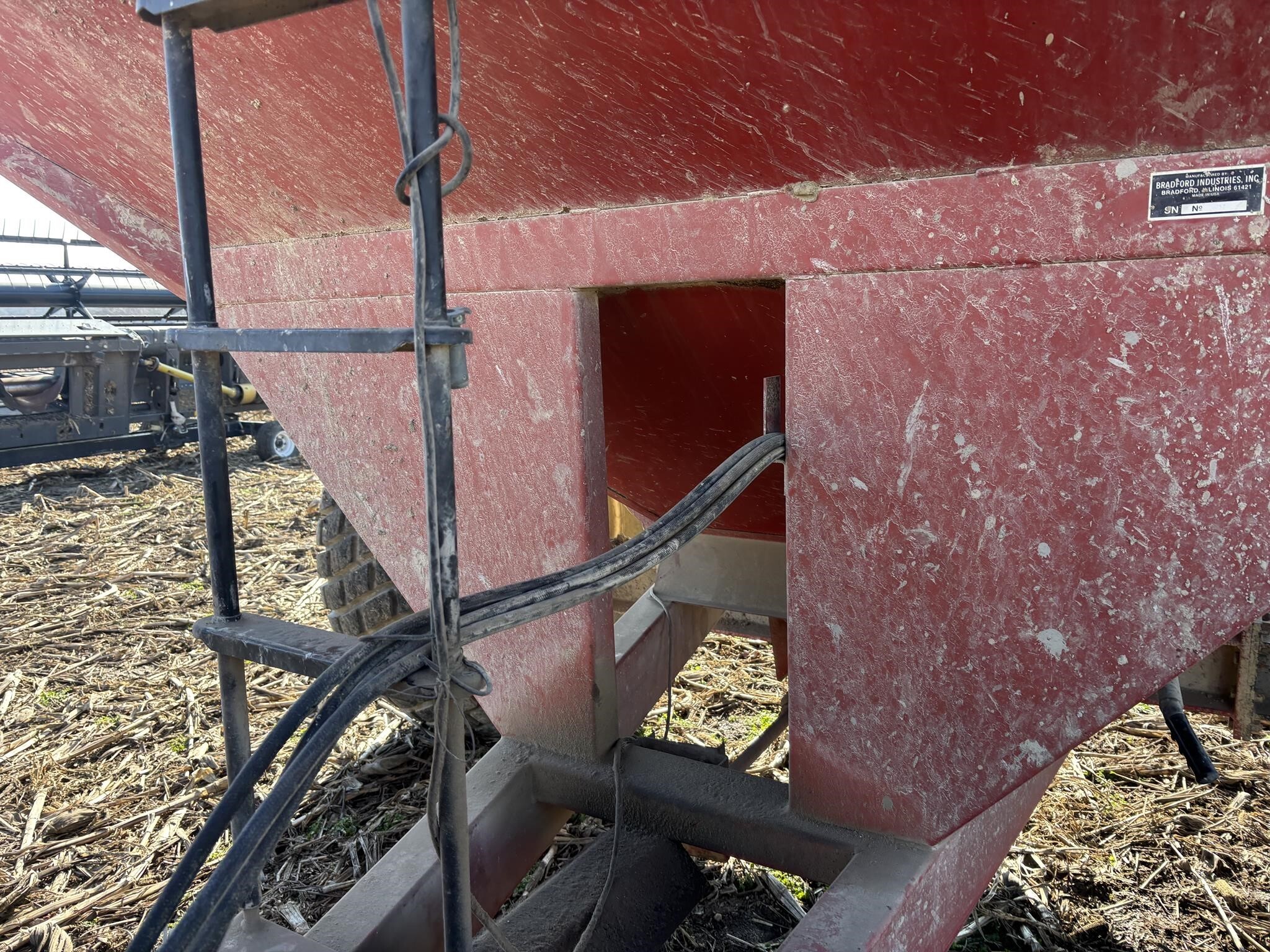  Bradford 528 Grain Cart