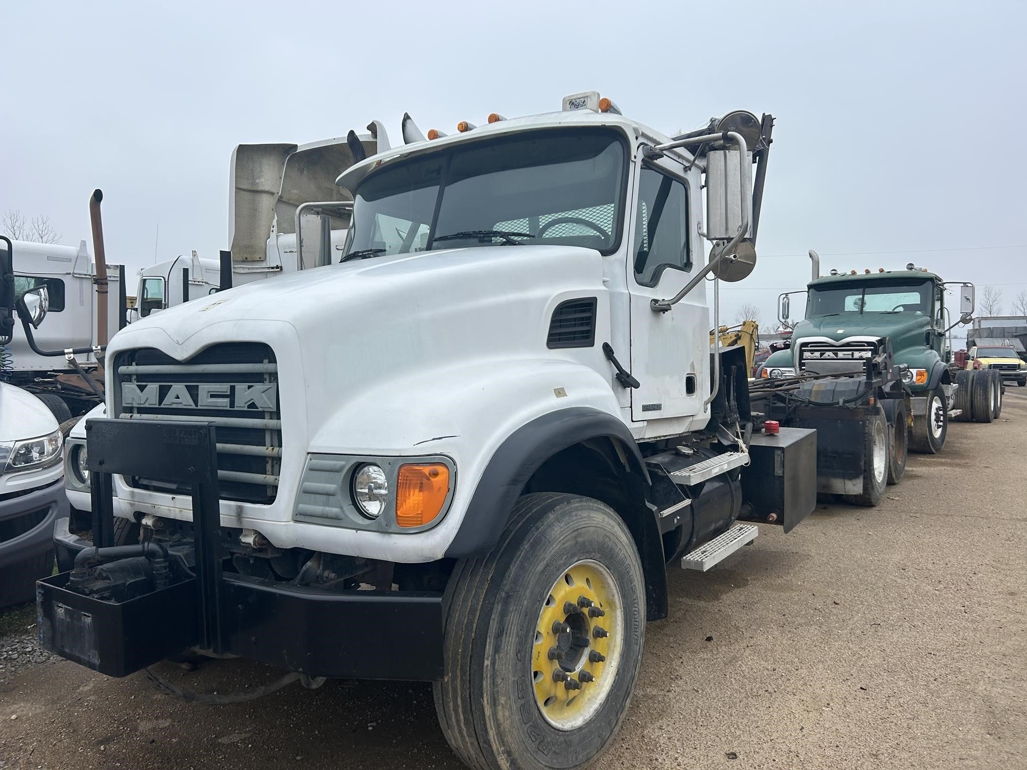 2005 Mack Granite CV713 Dump Trucks/Trailer