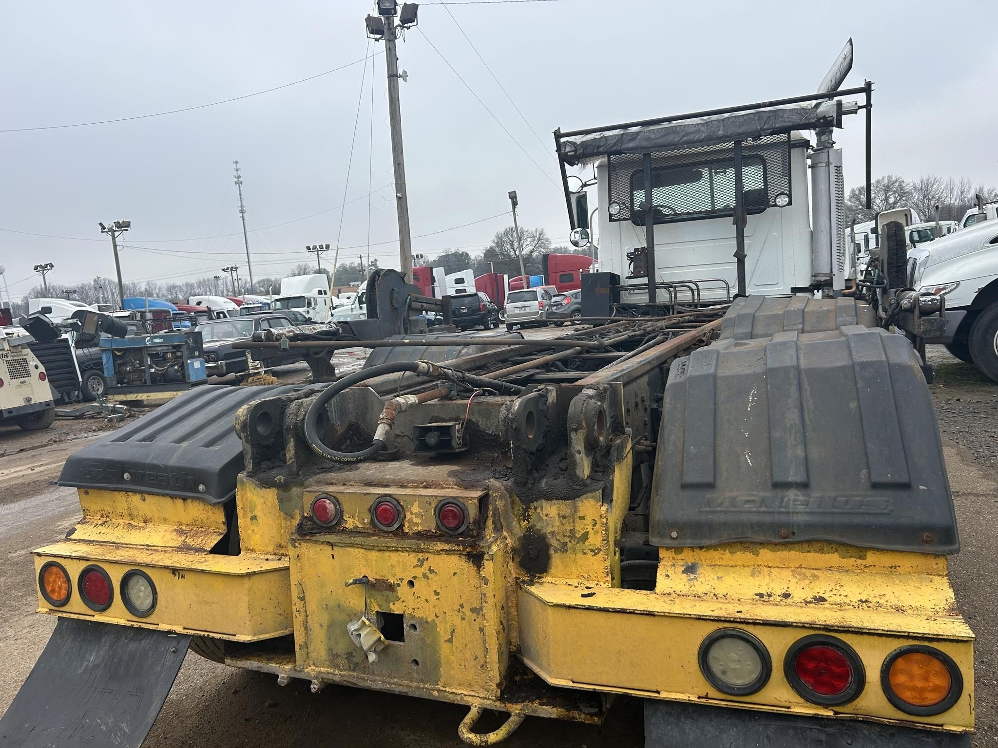2005 Mack Granite CV713 Dump Trucks/Trailer