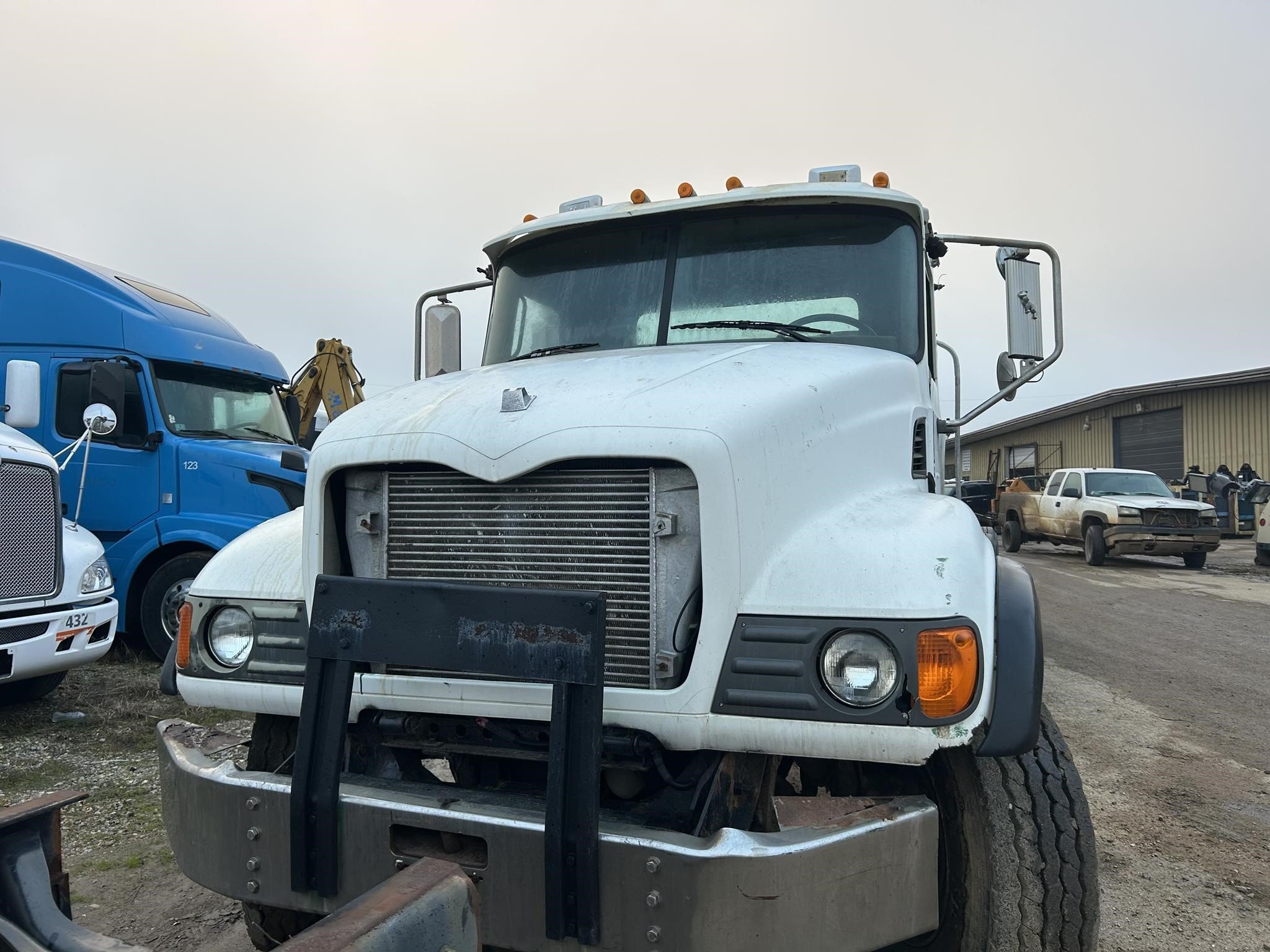 2005 Mack Granite CV713 Dump Trucks/Trailer