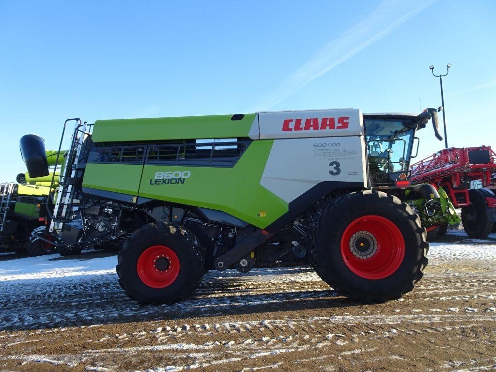 2025 Claas LEXION 8600 Combine