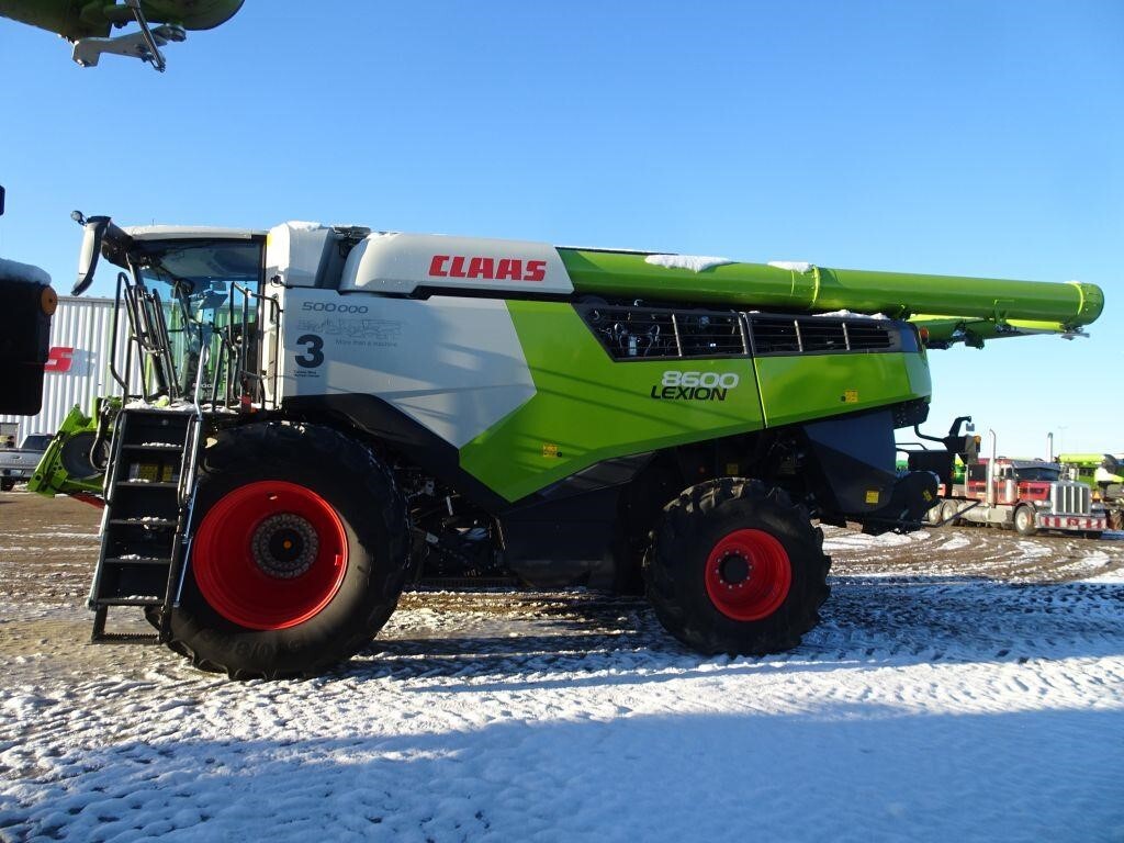 2025 Claas LEXION 8600 Combine