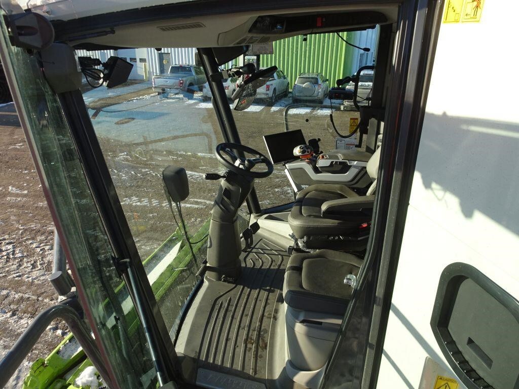 2025 Claas LEXION 8600 Combine