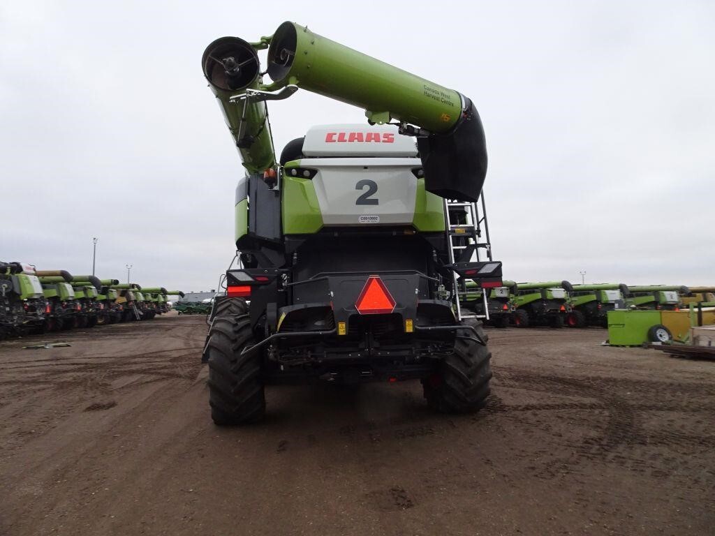 2025 Claas LEXION 8600 Combine