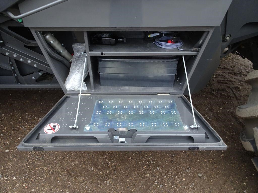 2025 Claas LEXION 8600 Combine