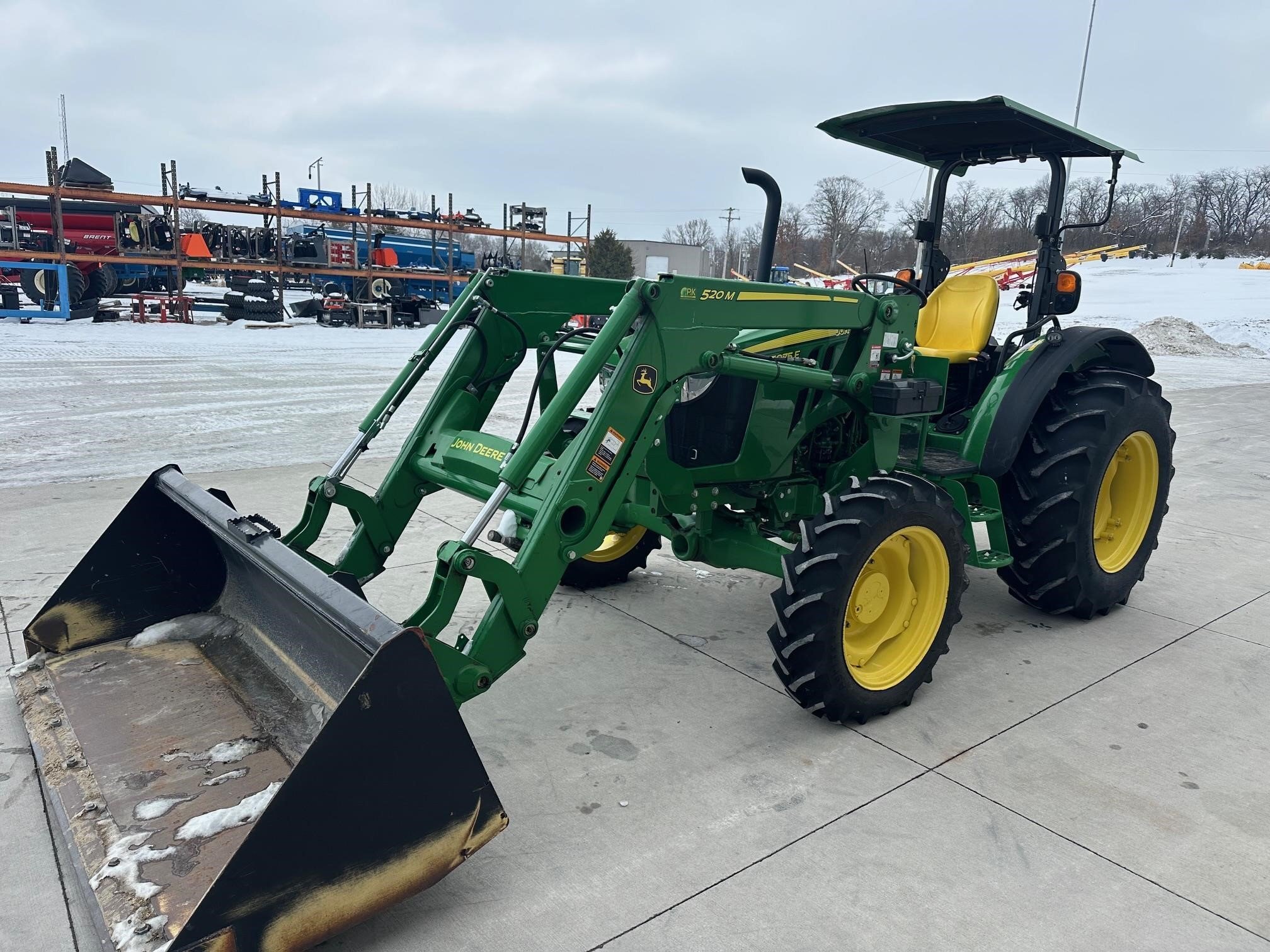 2022 John Deere 5075E Tractor