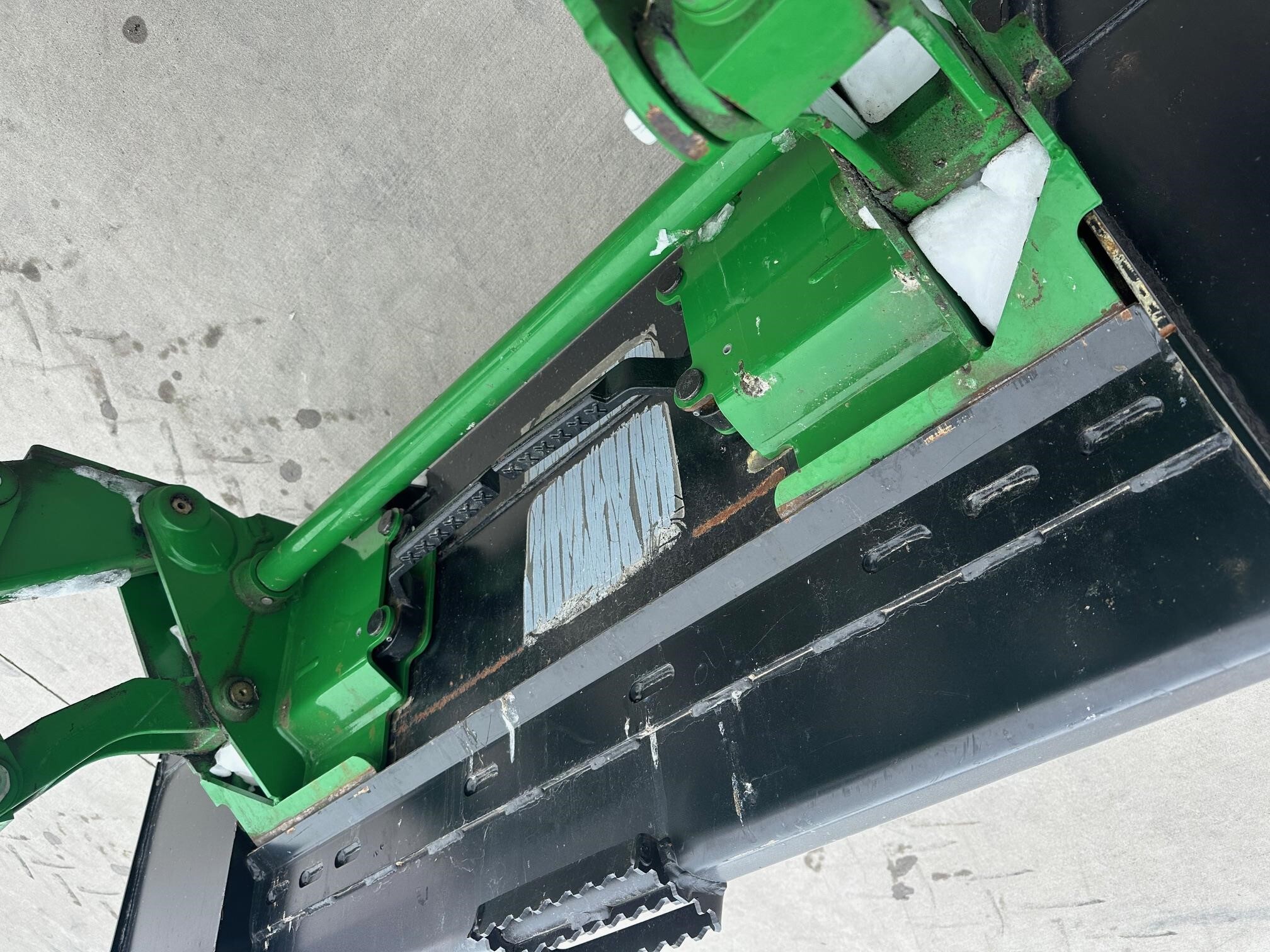 2022 John Deere 5075E Tractor