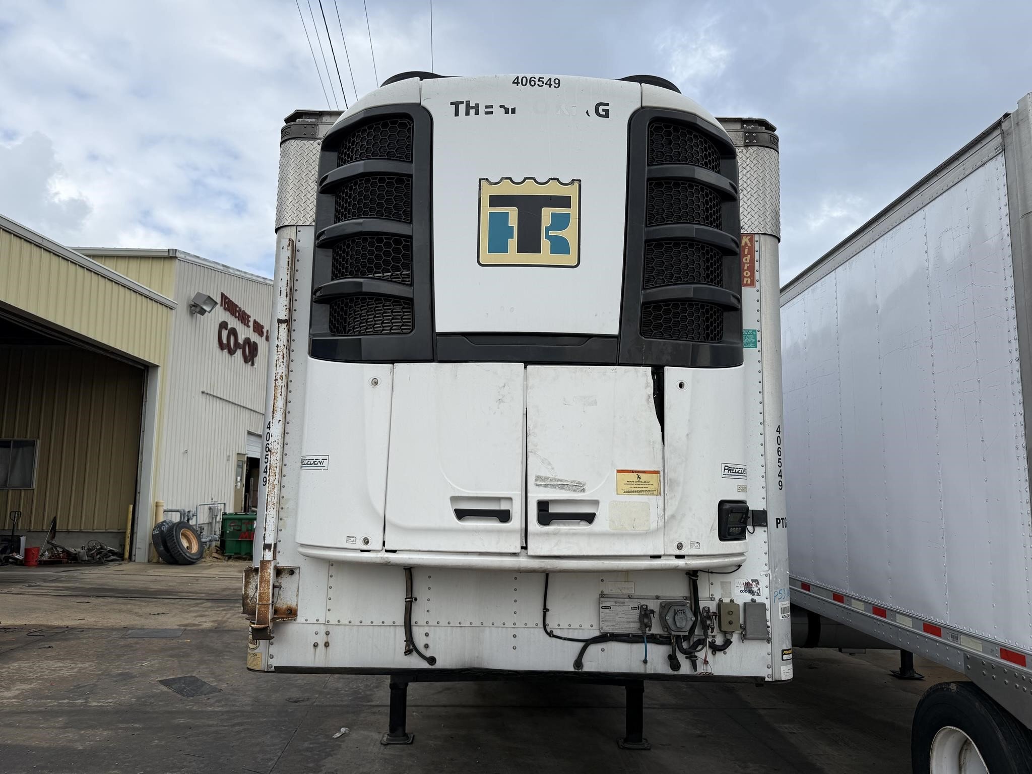 2017 Kidron 28 FT PUP REEFER Box Trucks/Trailer
