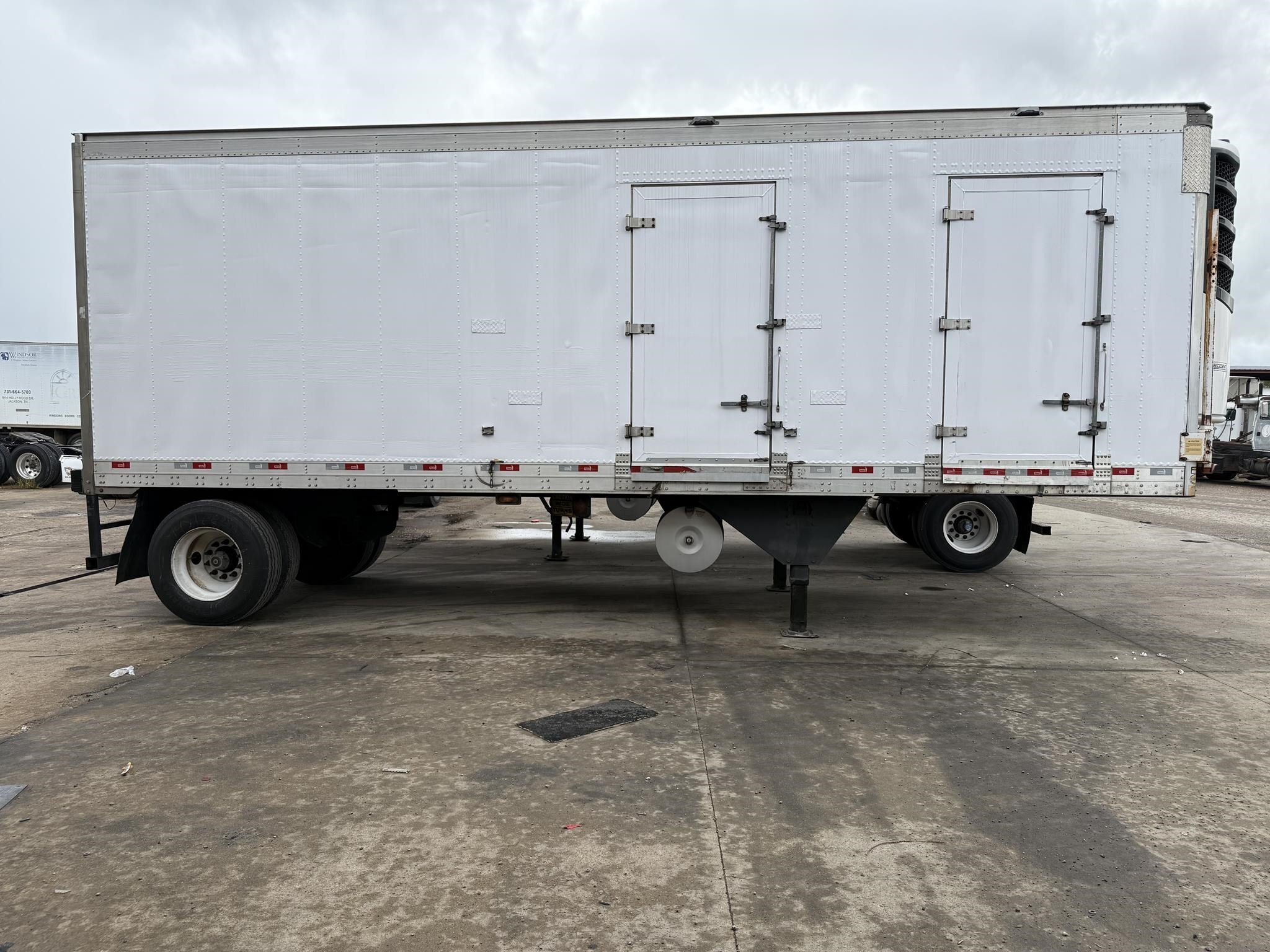 2017 Kidron 28 FT PUP REEFER Box Trucks/Trailer