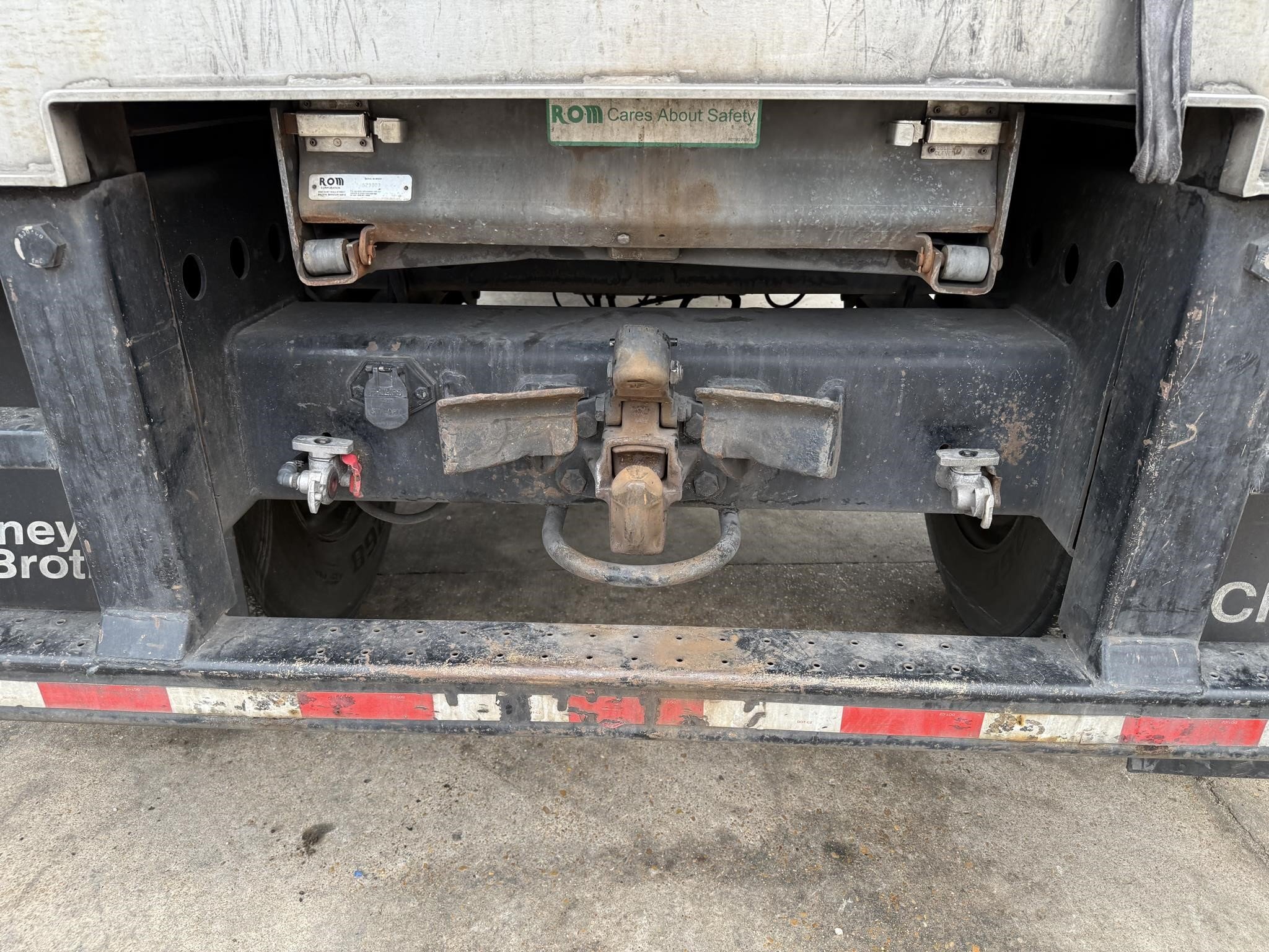 2017 Kidron 28 FT PUP REEFER Box Trucks/Trailer