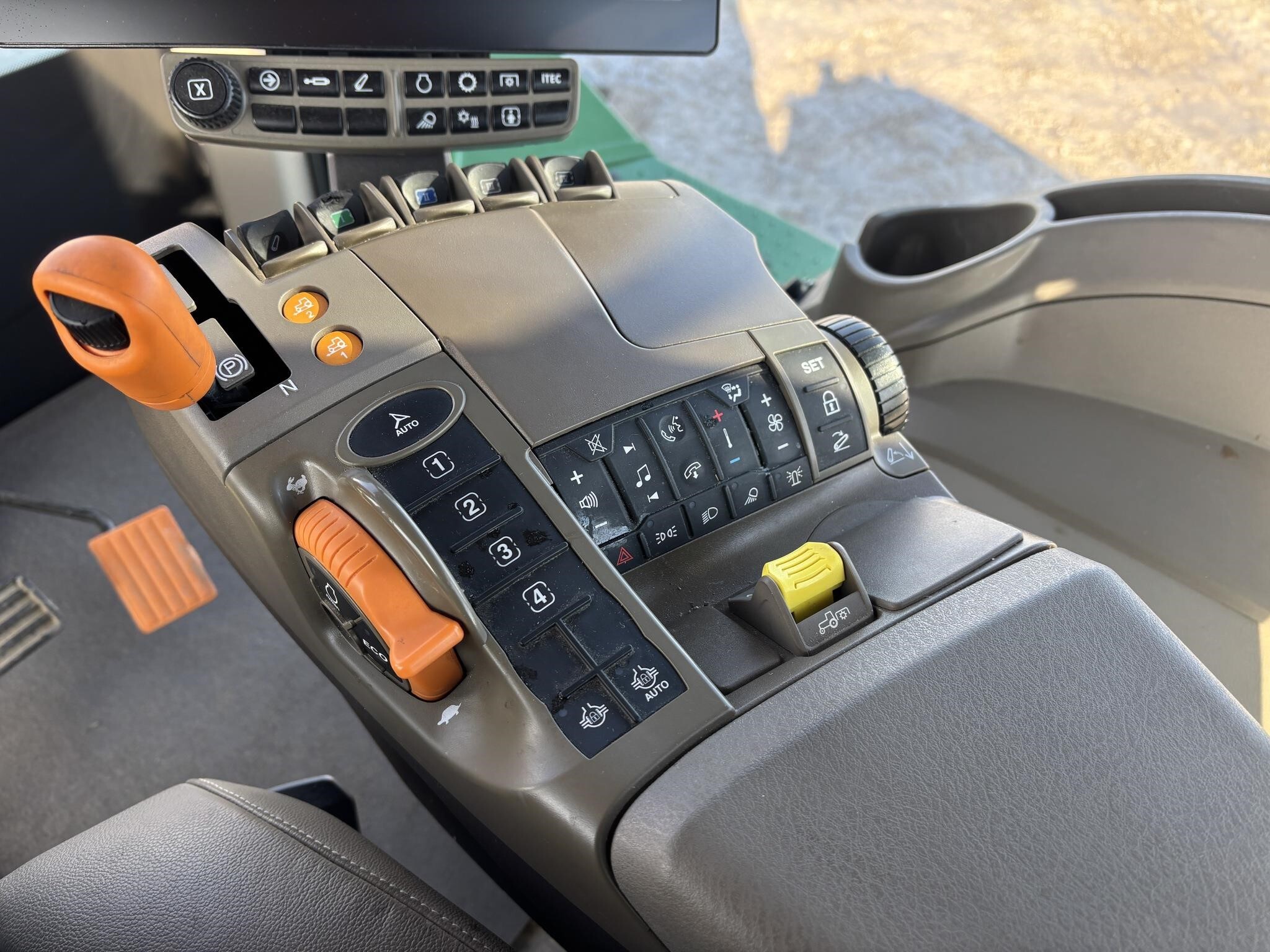 2024 John Deere 9R 440 Tractor