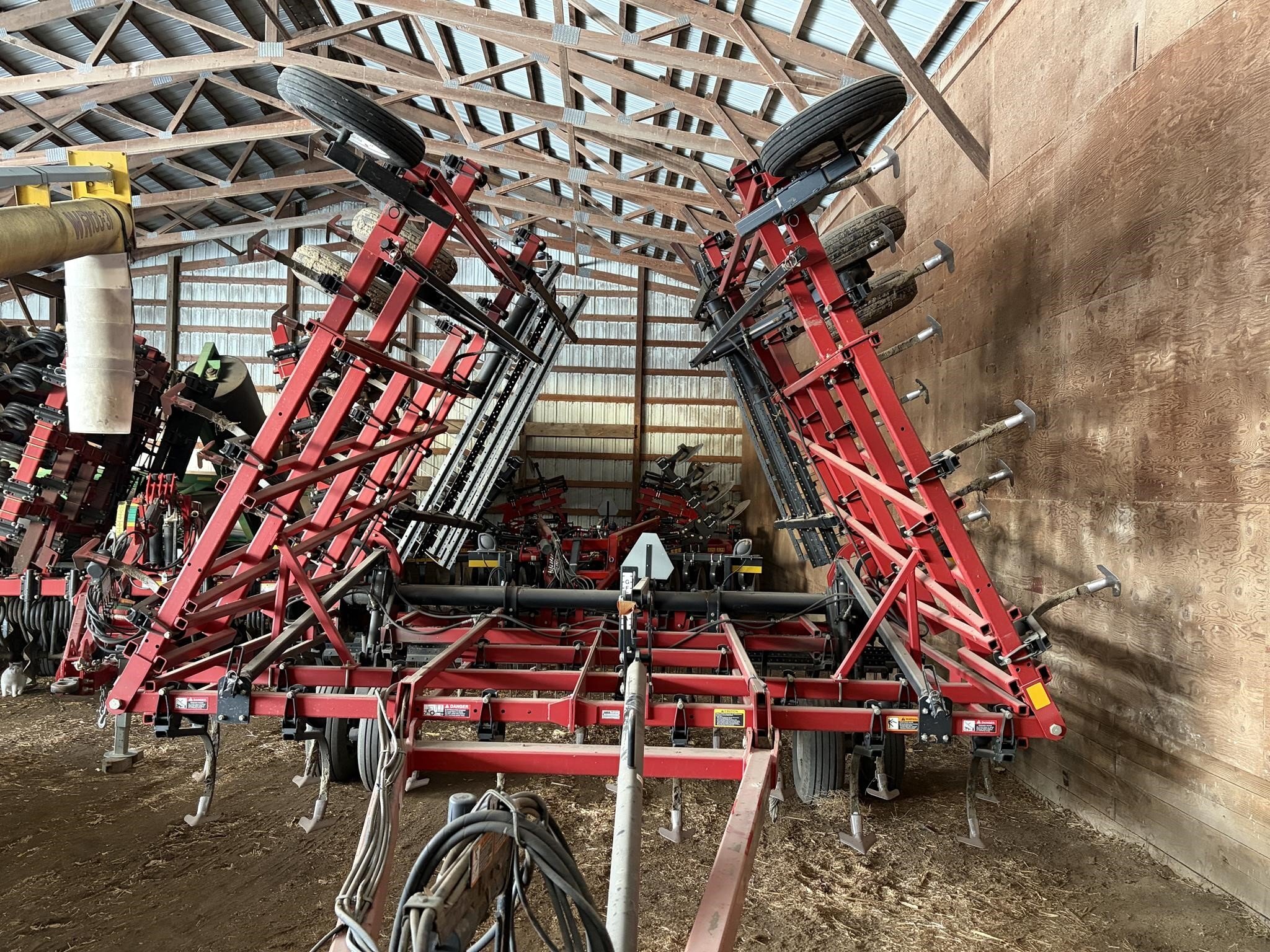 2008 Case IH Tigermate II Field Cultivator