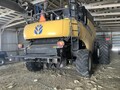 2014 New Holland CR8090 Combine