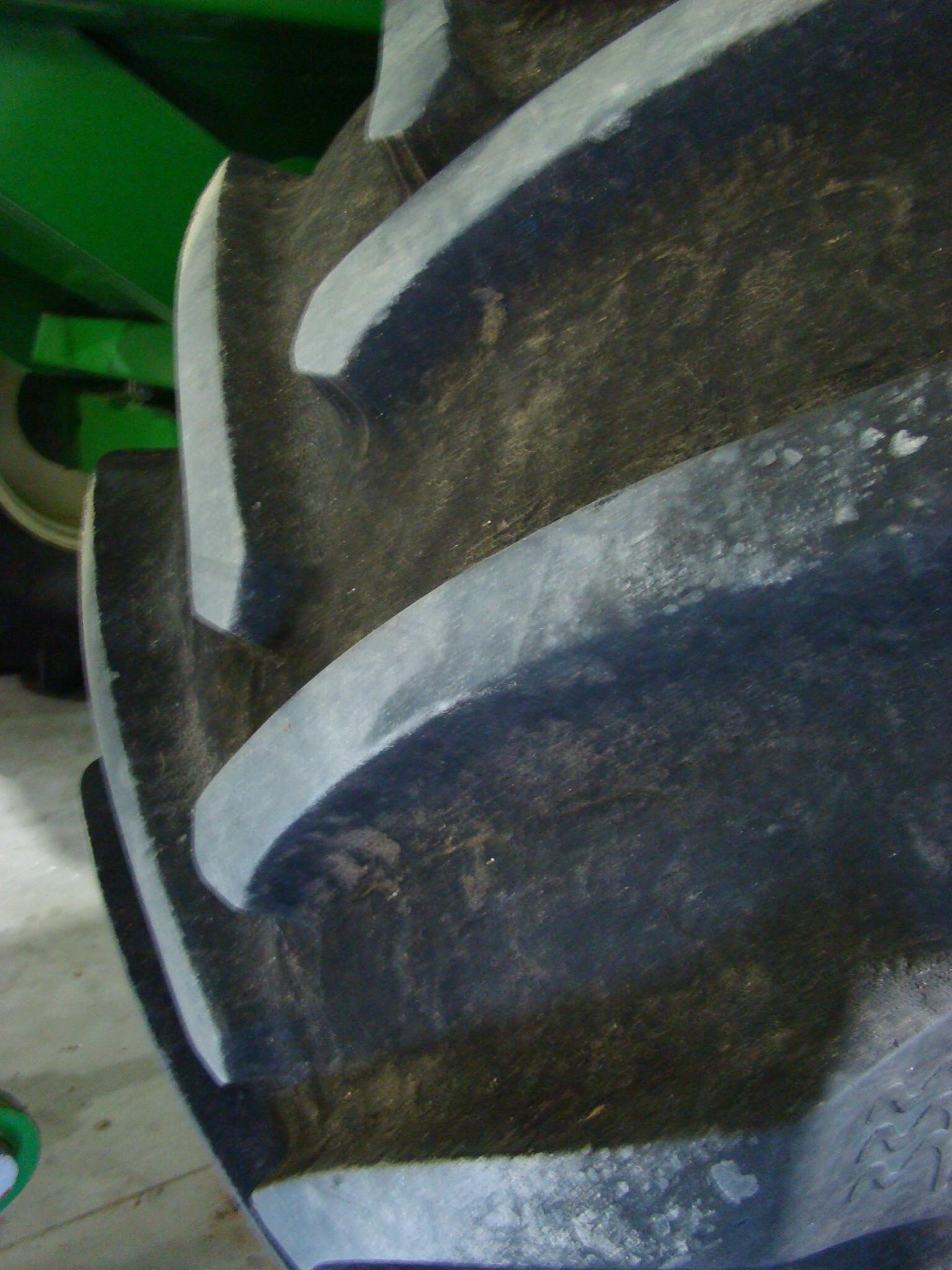 2008 Brent 1082 Grain Cart