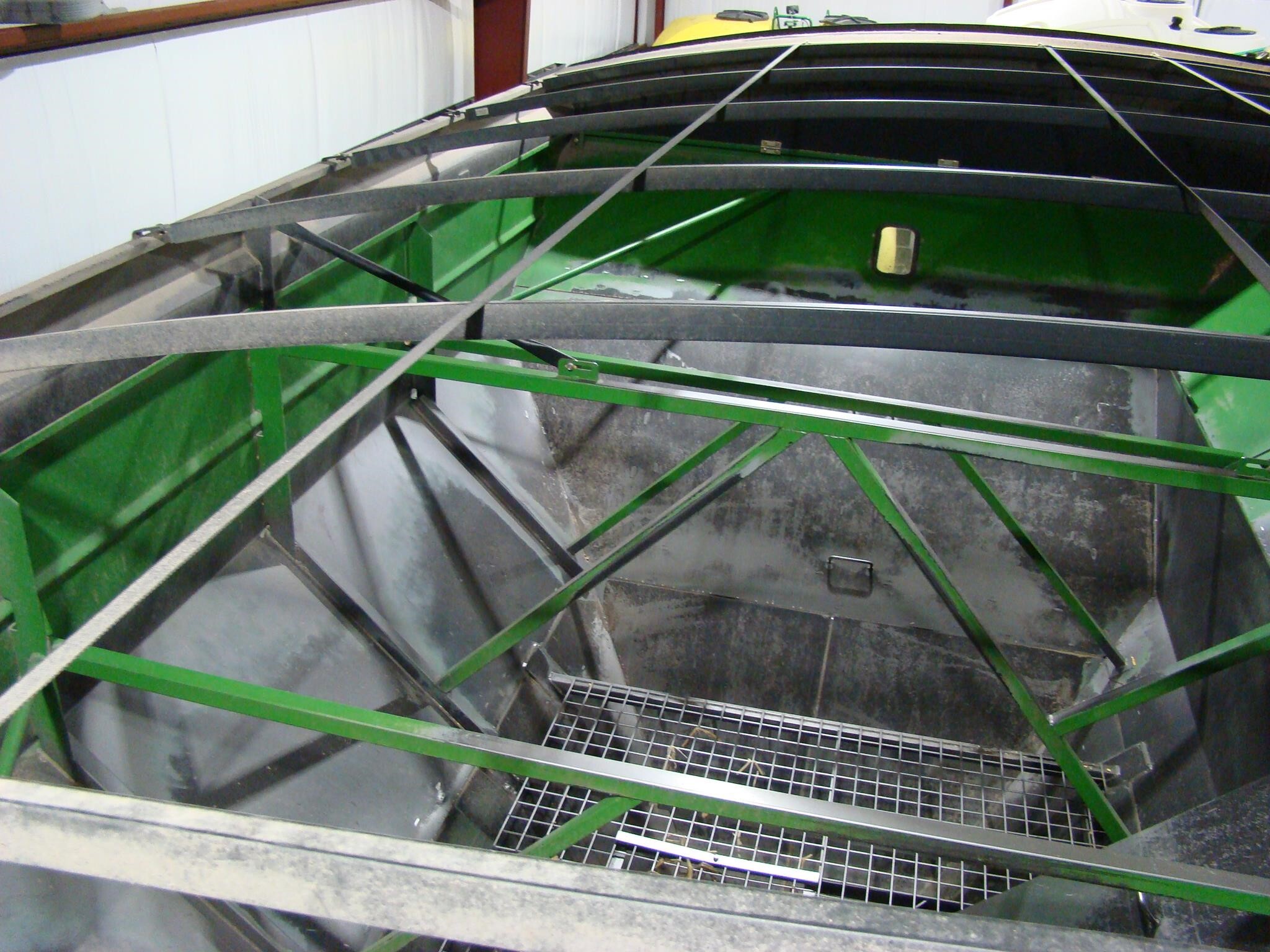 2008 Brent 1082 Grain Cart
