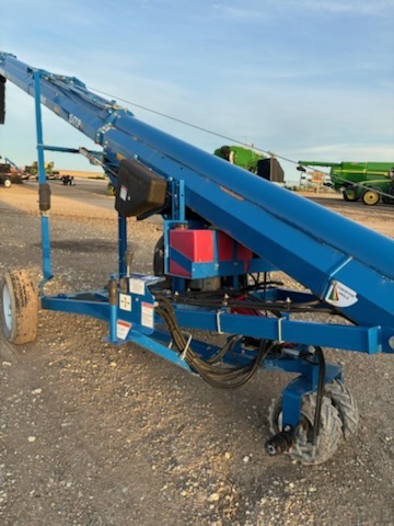 2023 Brandt 1547LP+ Augers and Conveyor