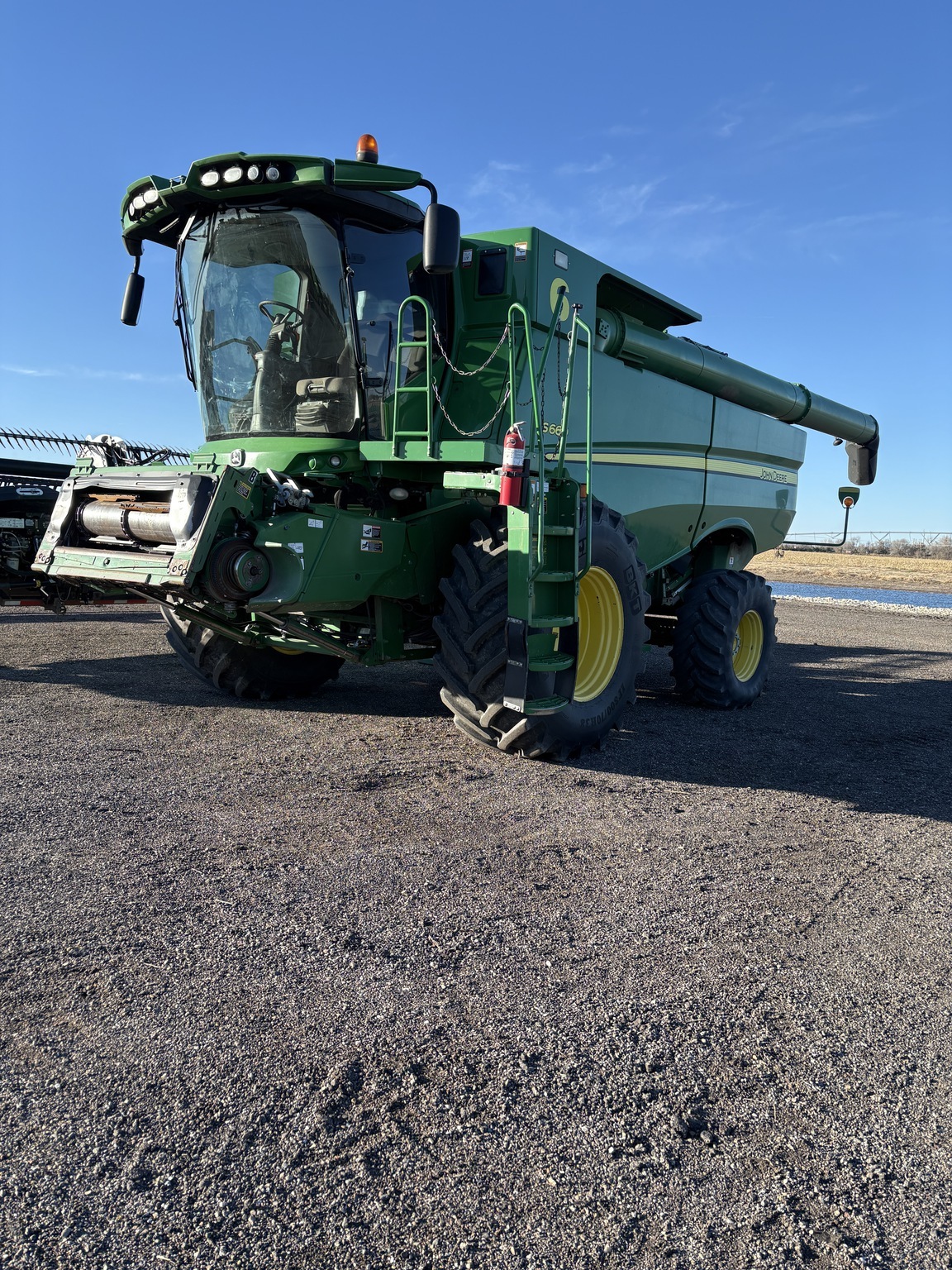 2014 John Deere S660 Combine