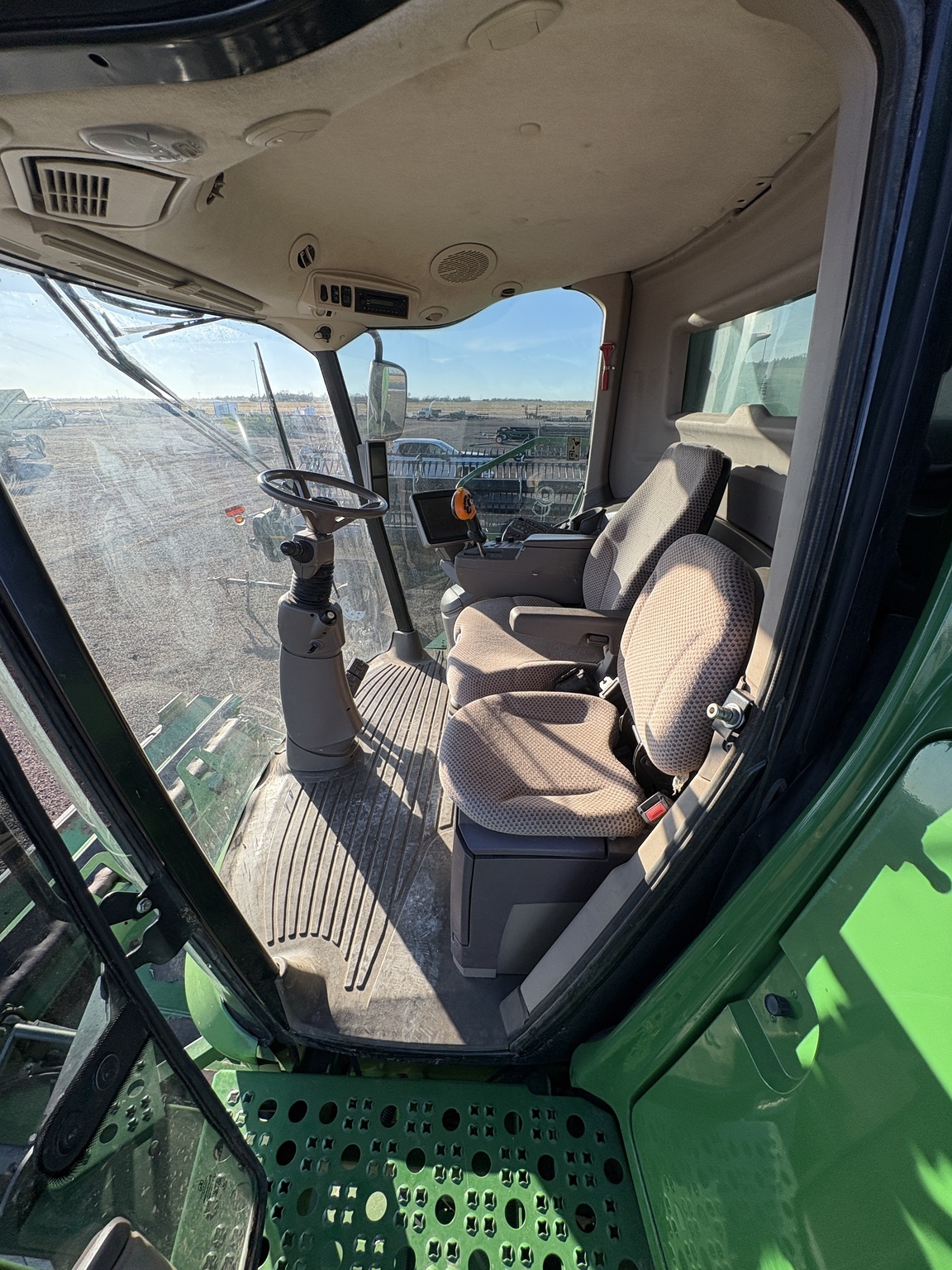 2014 John Deere S660 Combine