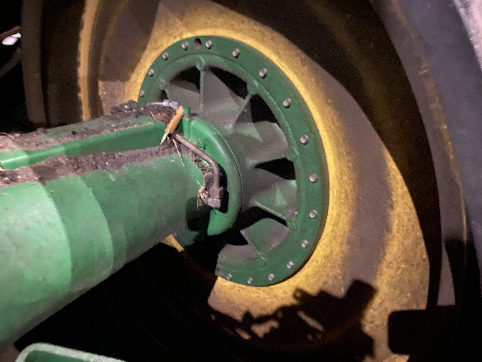 2014 John Deere 9560RT Tractor