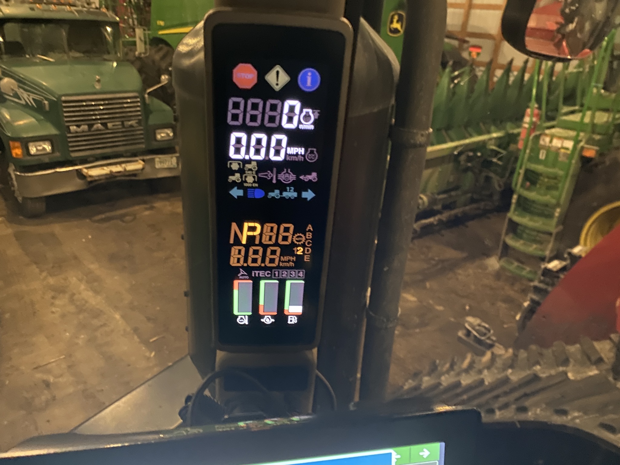 2014 John Deere 9560RT Tractor