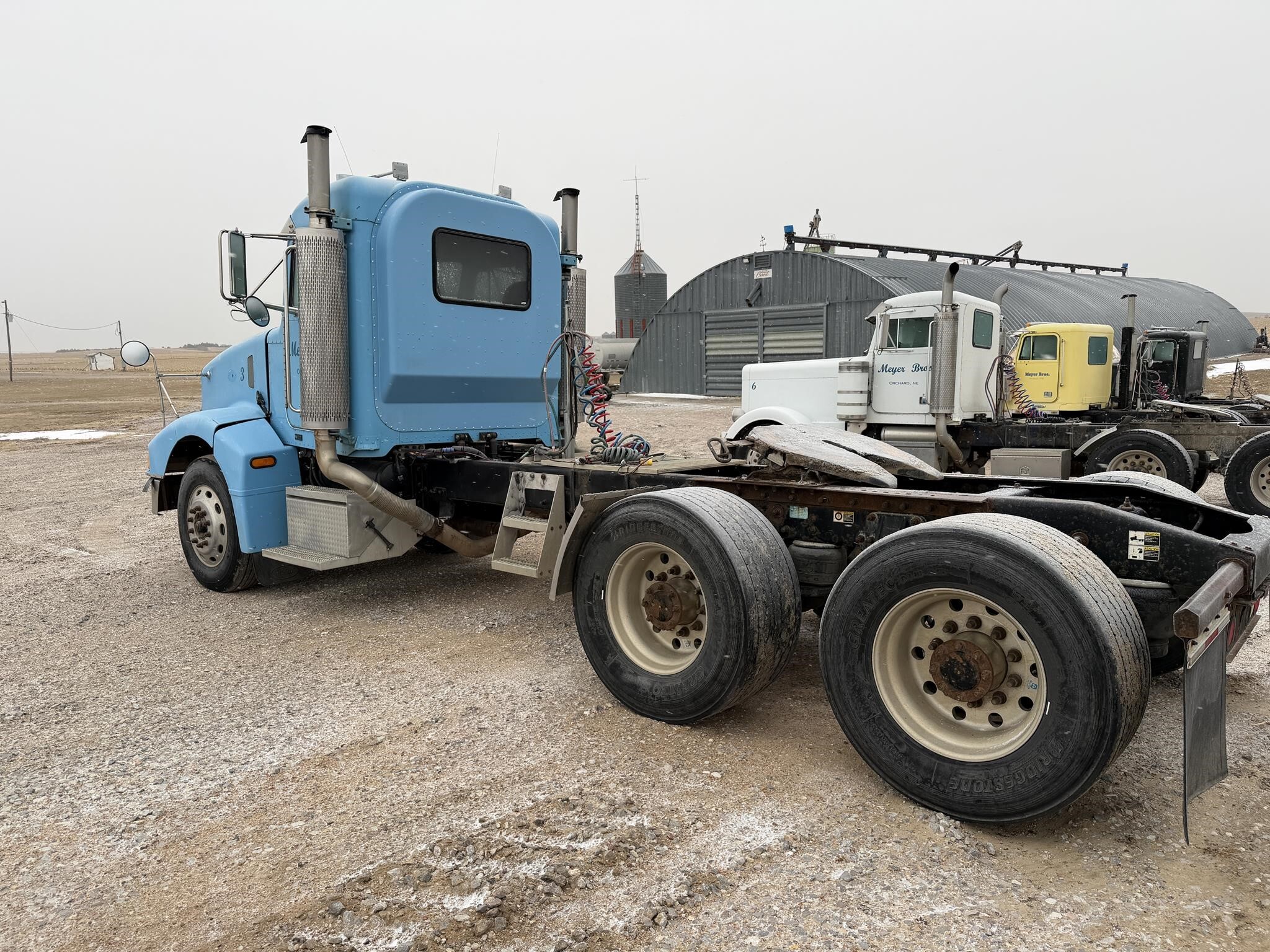 2004 Peterbilt 385 Dump Trucks/Trailer