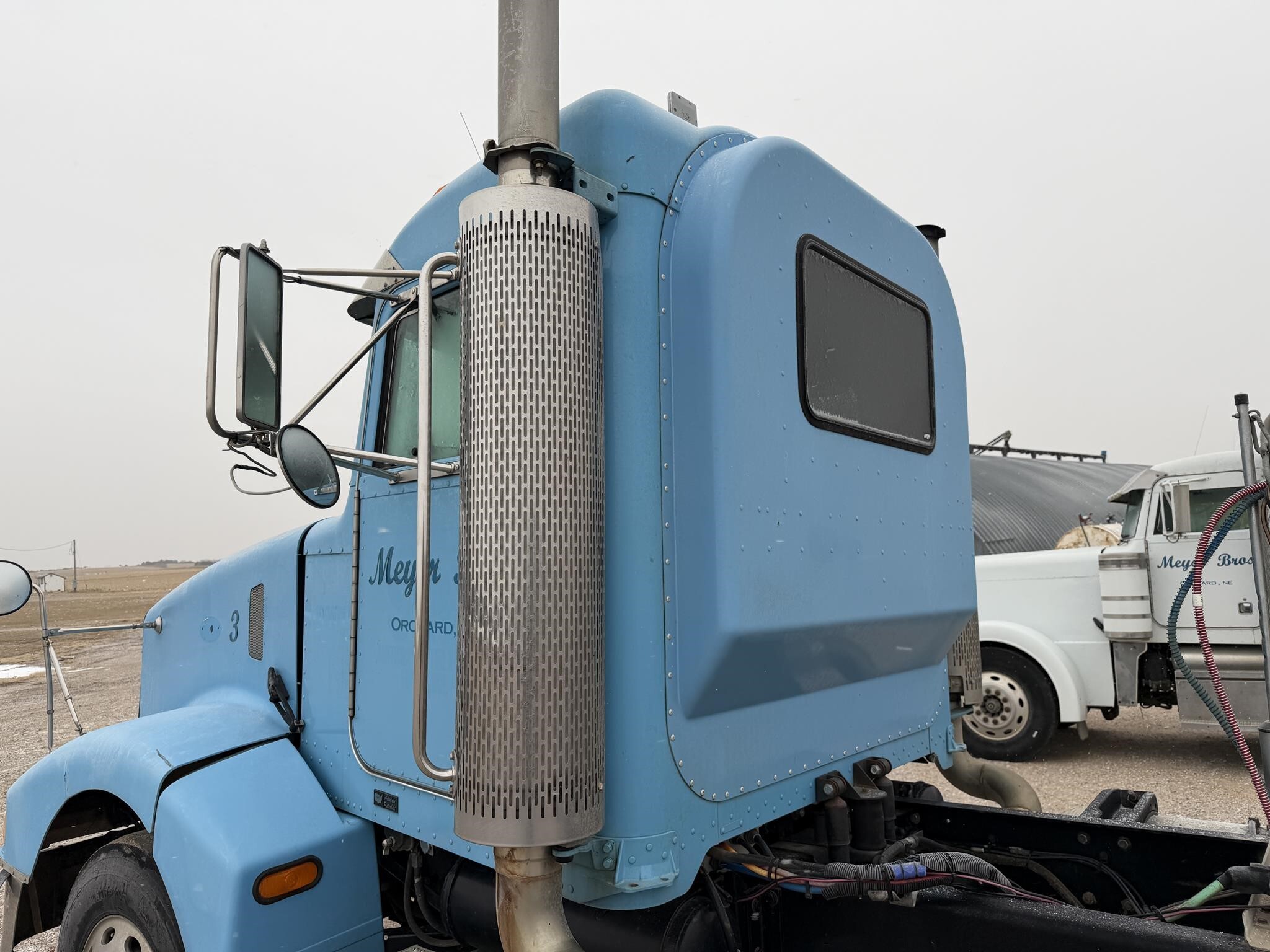 2004 Peterbilt 385 Dump Trucks/Trailer