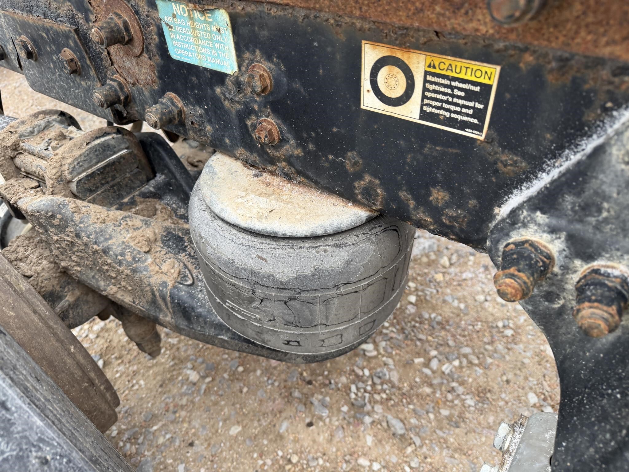 2004 Peterbilt 385 Dump Trucks/Trailer