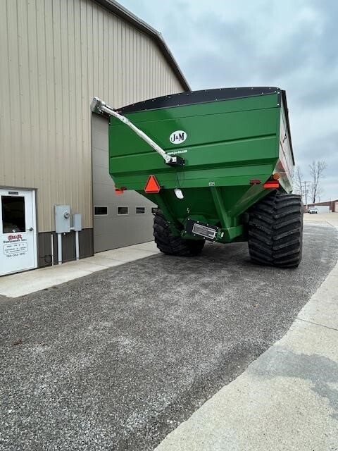 2022 J&M 1432-22S Grain Cart