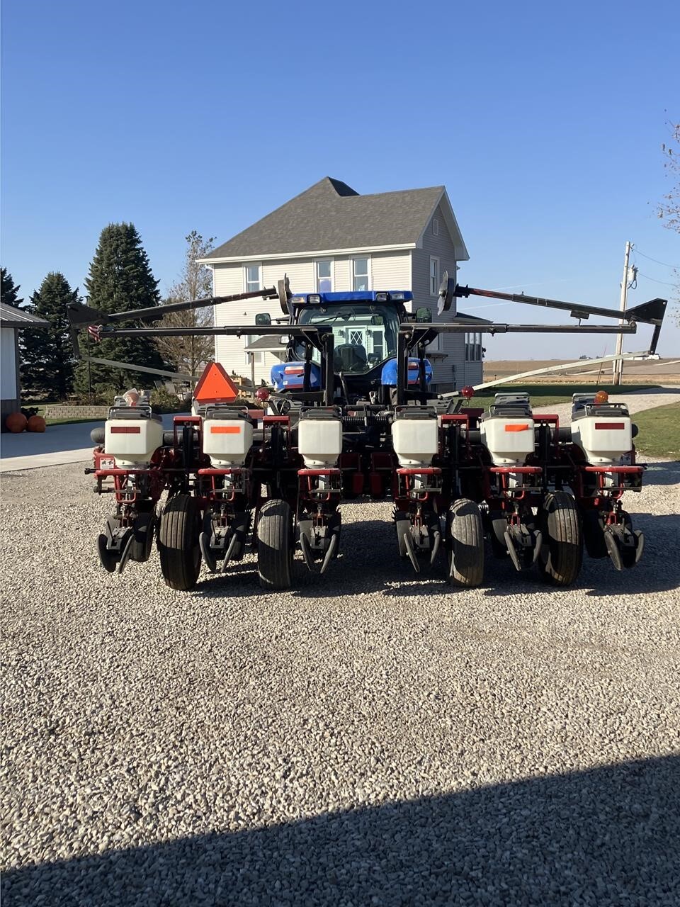 2004 White 8222 Planter