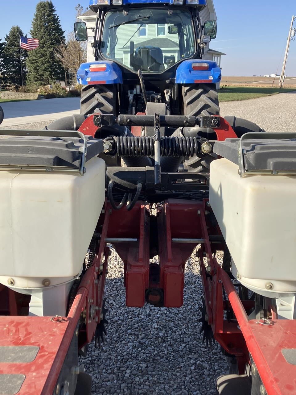 2004 White 8222 Planter