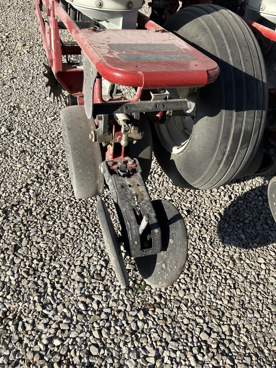 2004 White 8222 Planter