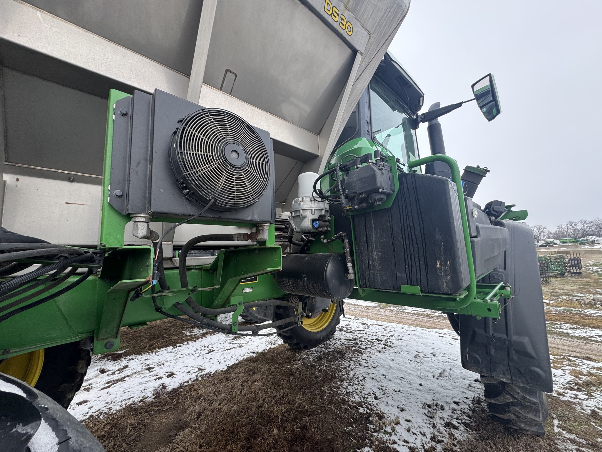 2022 John Deere 600R Loader and Skid Steer Attachment