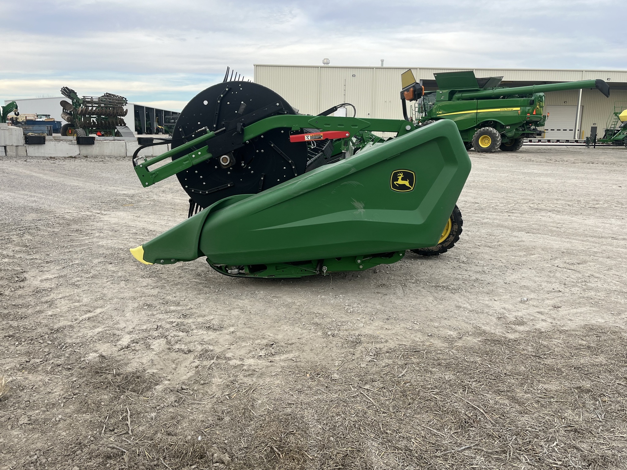 2022 John Deere HD50F Platform