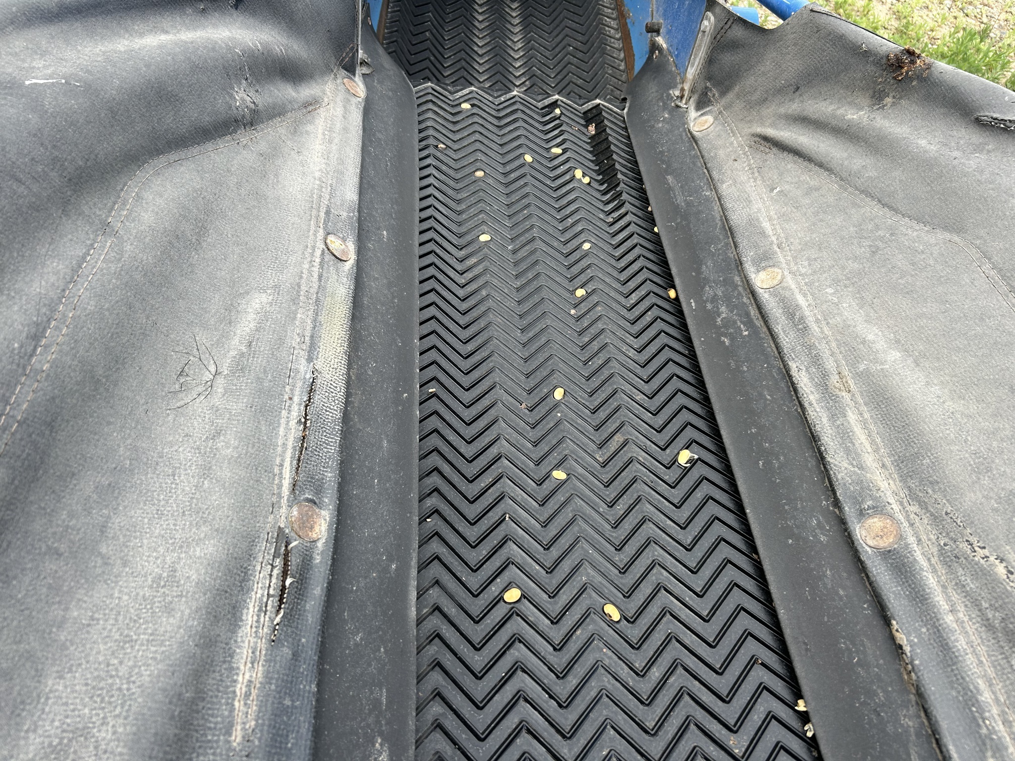 2020 Brandt 1547LP+ Augers and Conveyor