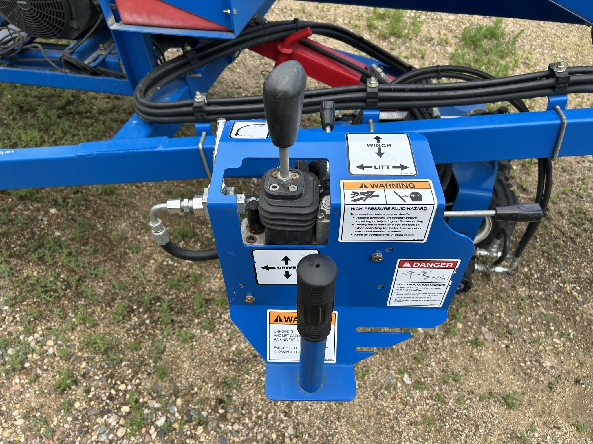 2020 Brandt 1547LP+ Augers and Conveyor