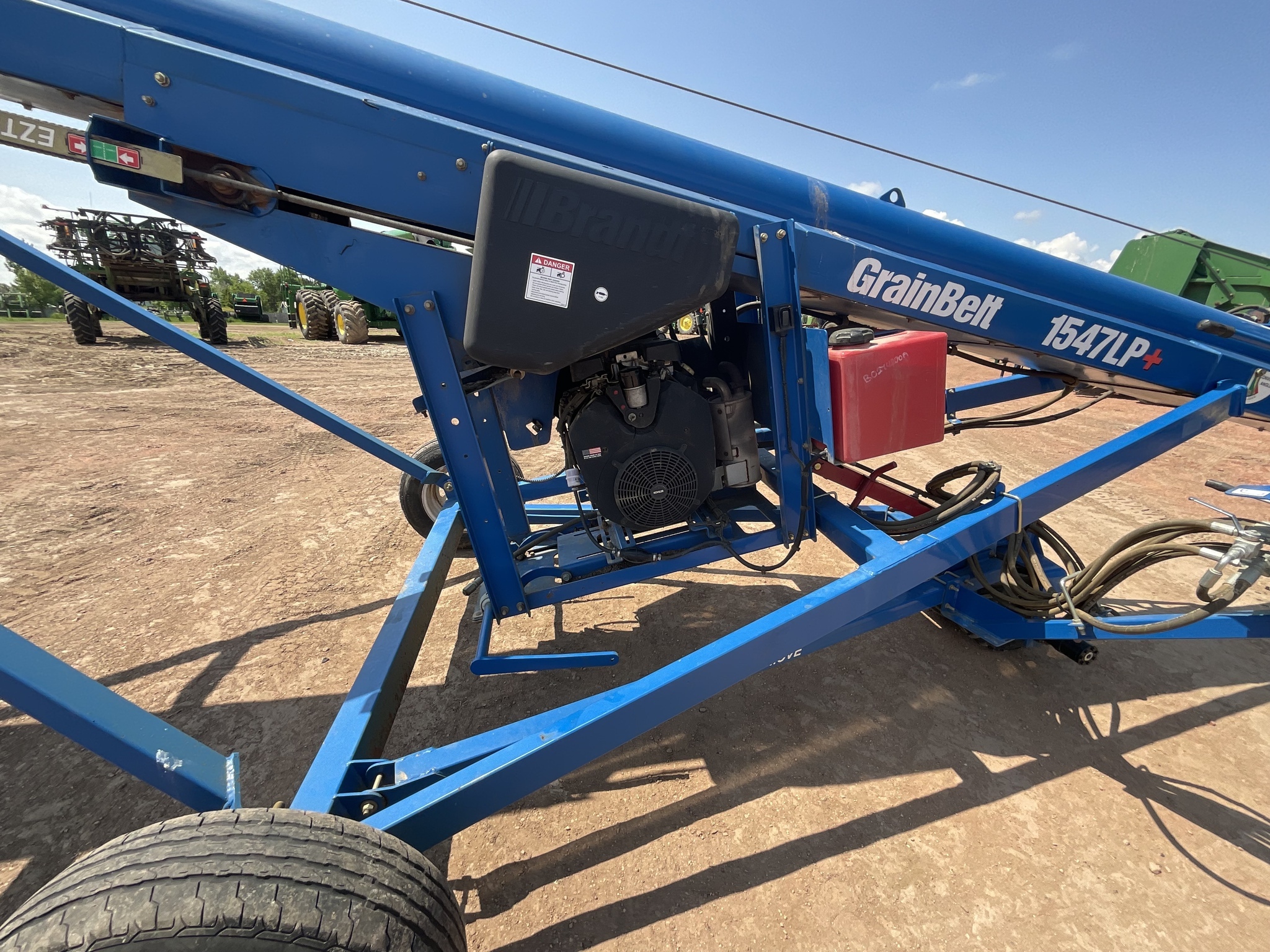 2019 Brandt 1547LP+ Augers and Conveyor