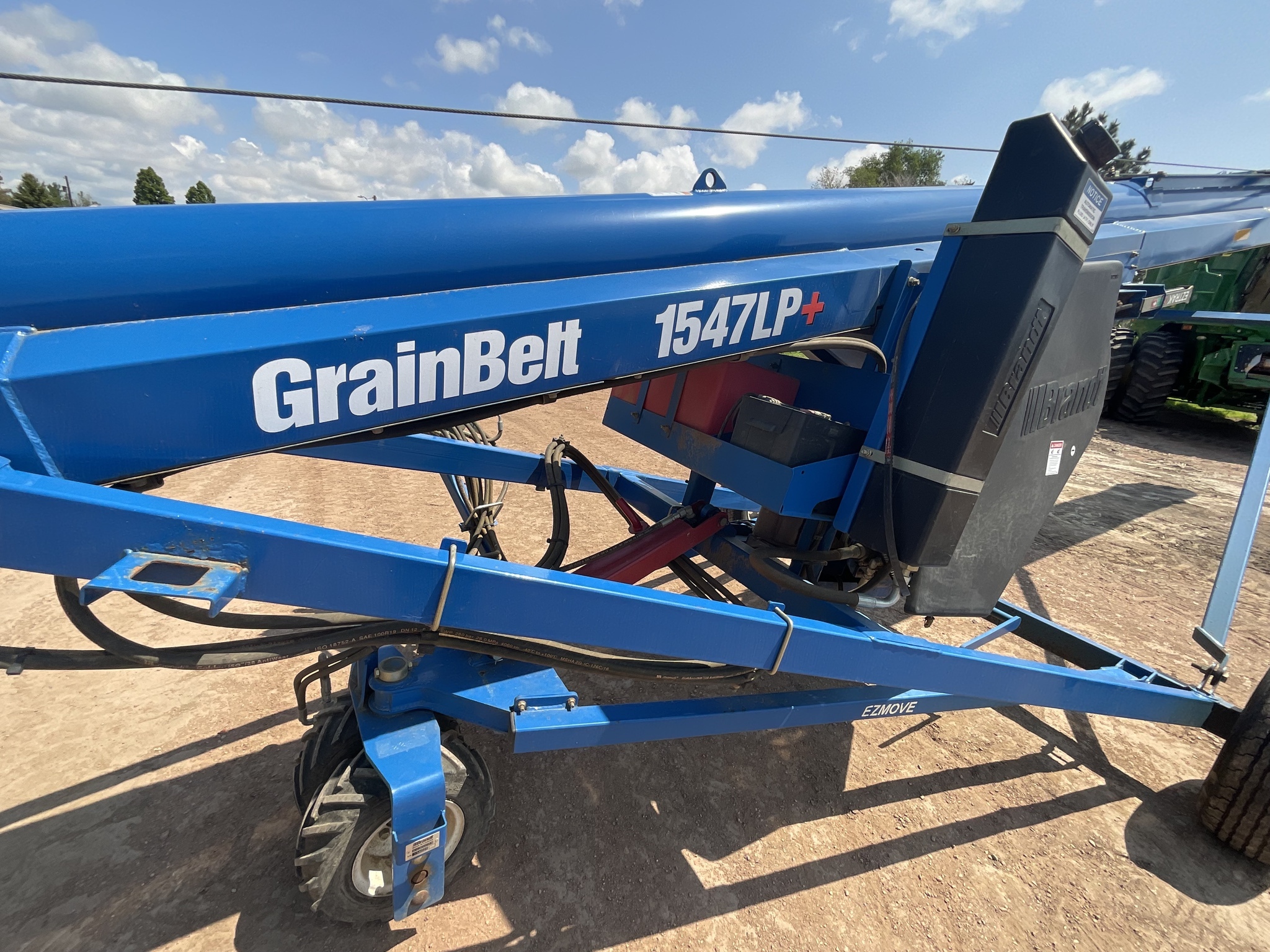 2019 Brandt 1547LP+ Augers and Conveyor