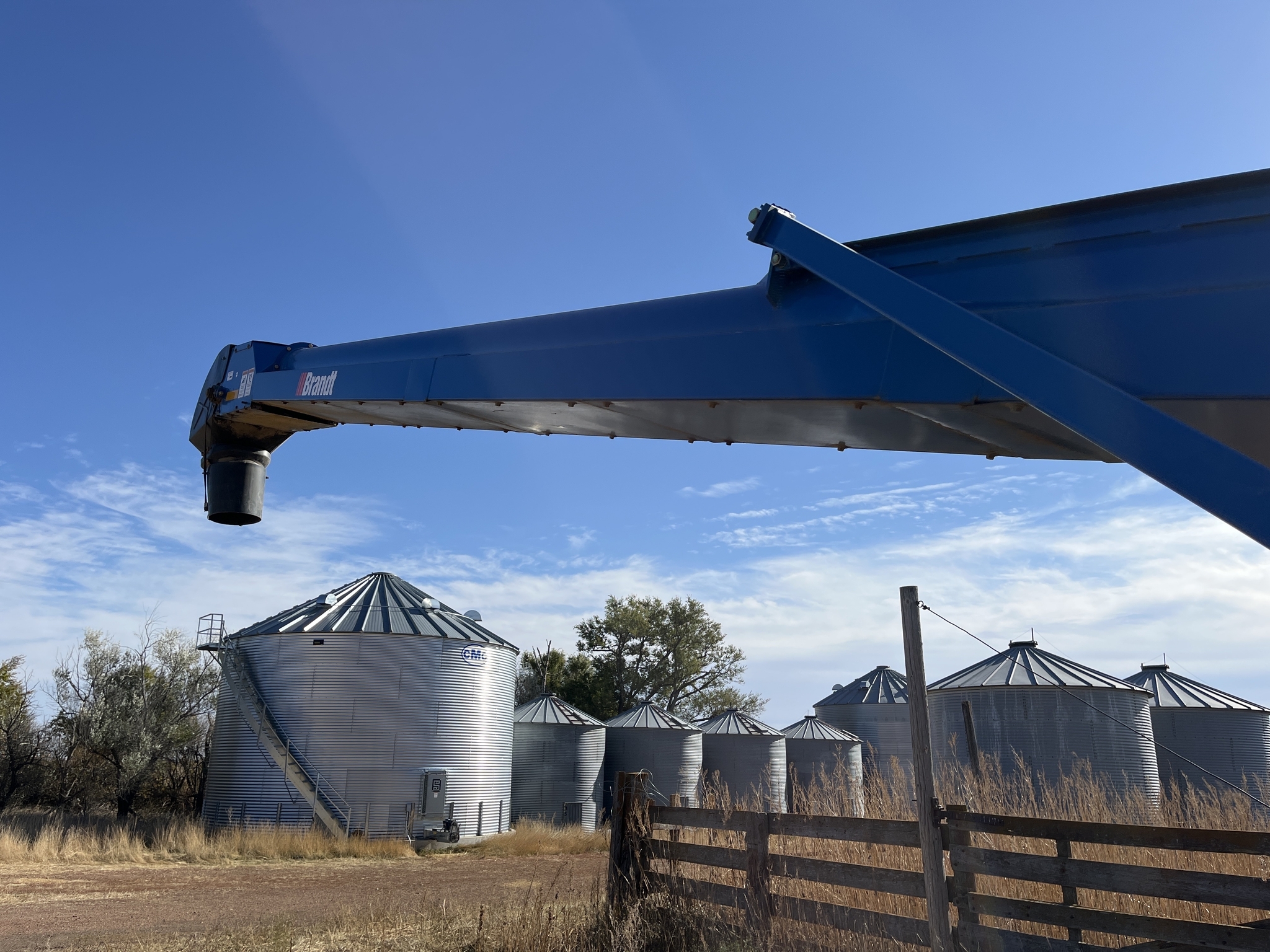 2019 Brandt 1547LP+ Augers and Conveyor
