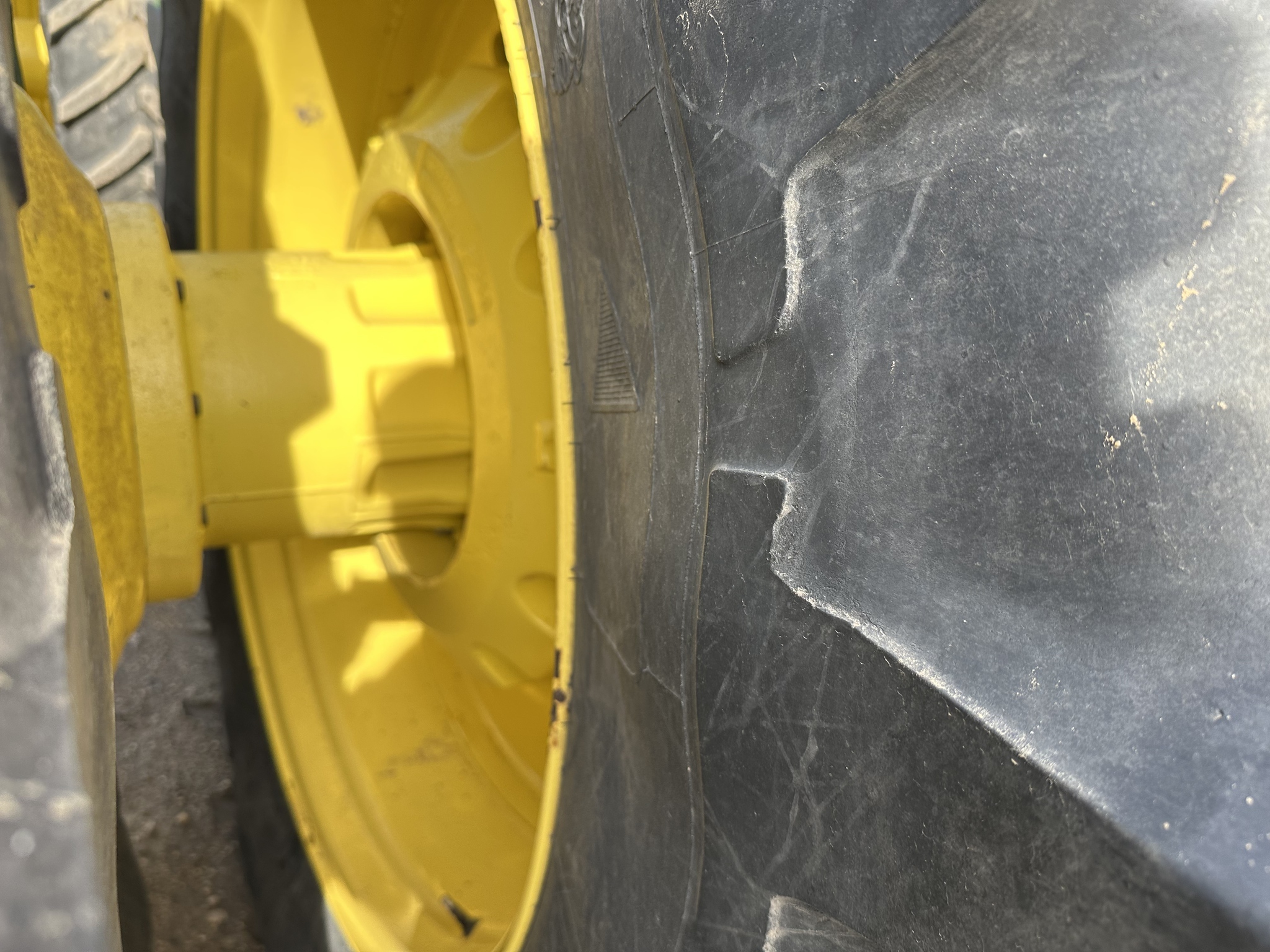 2015 John Deere 9620R Tractor