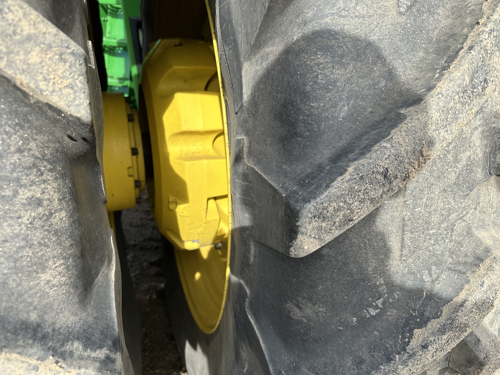 2015 John Deere 9620R Tractor