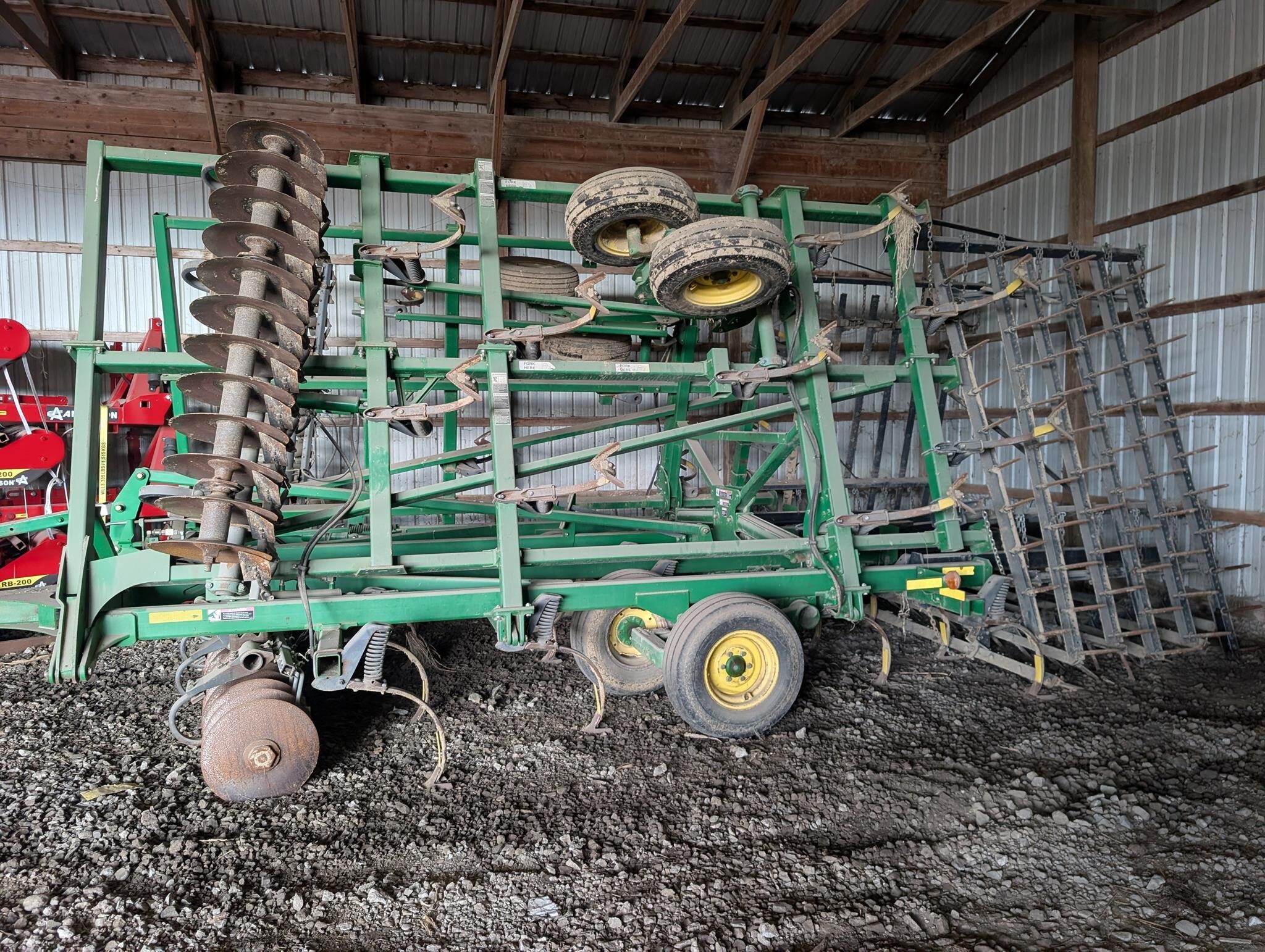  John Deere 2310 Soil Finisher