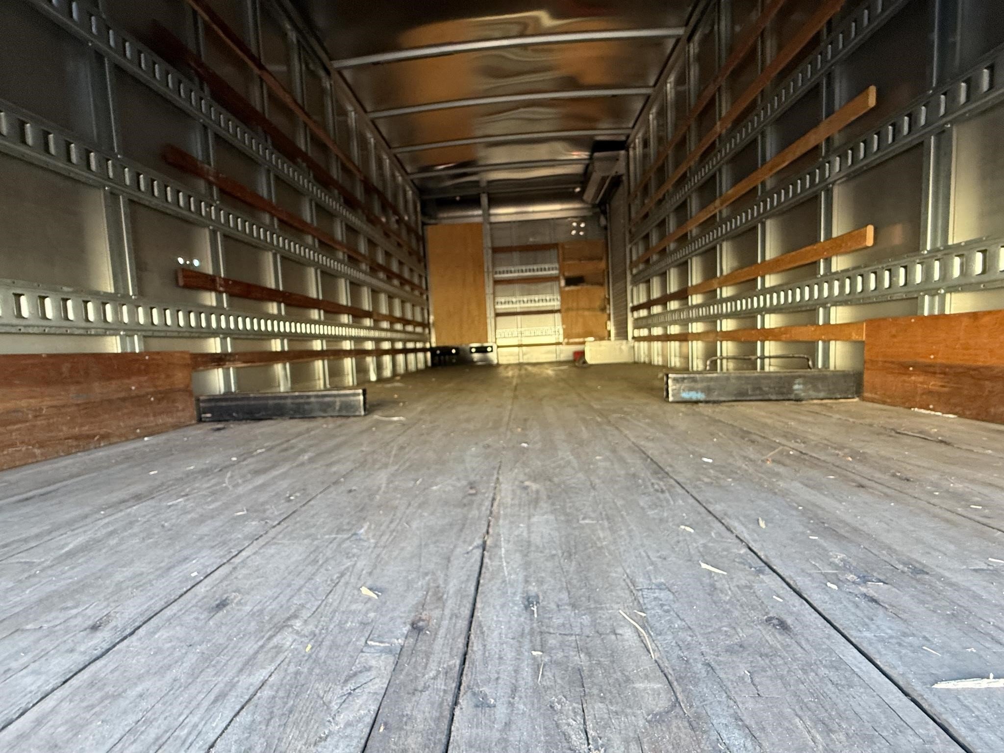 2018 Hino 195 Box Trucks/Trailer