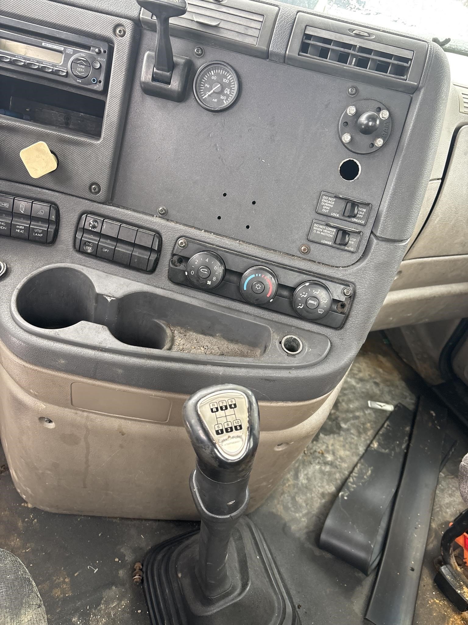 2012 Freightliner Cascadia 125 Semi Trucks/Trailer